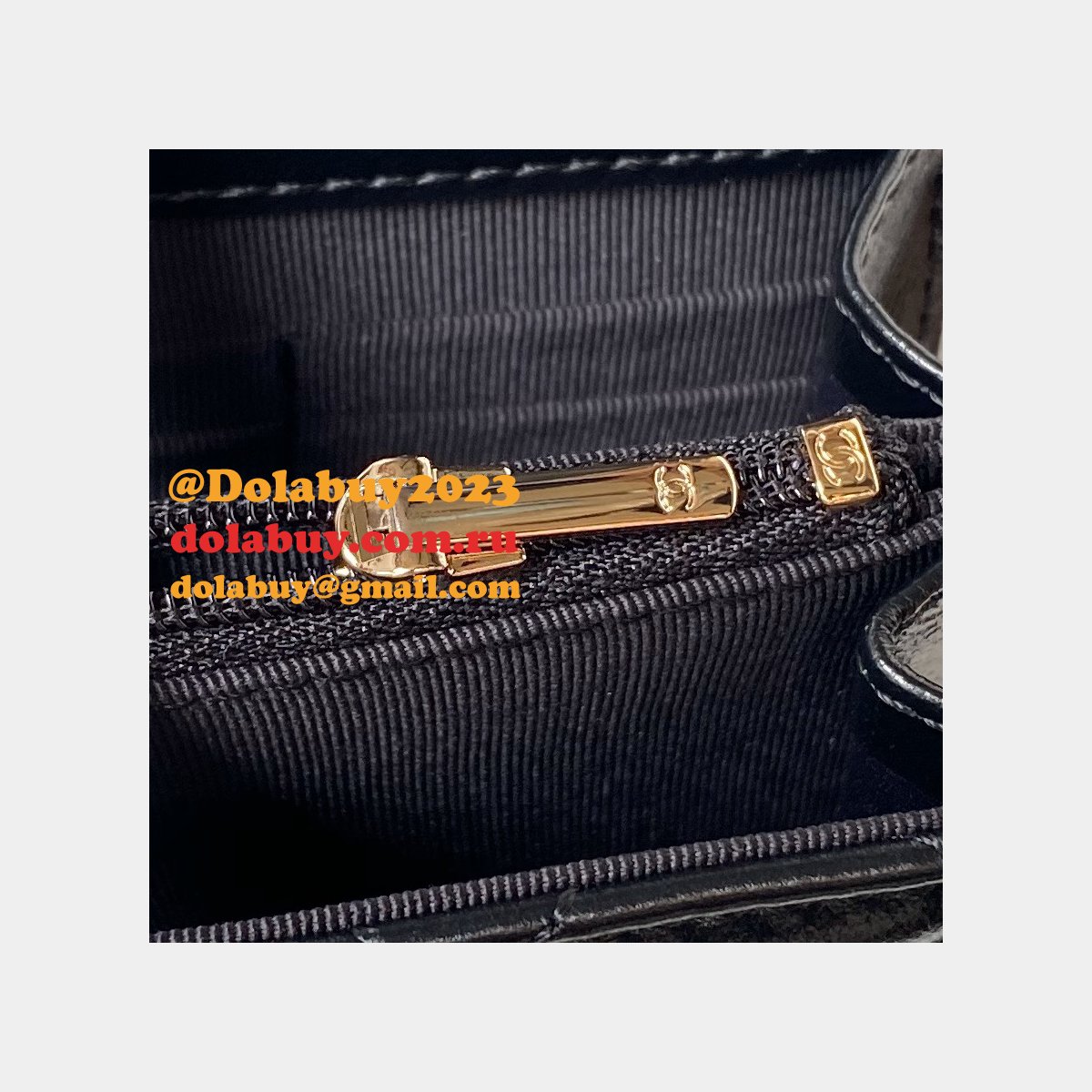 Designer Replicas AP3803 Clutches Shiny Perfect Chain Bag