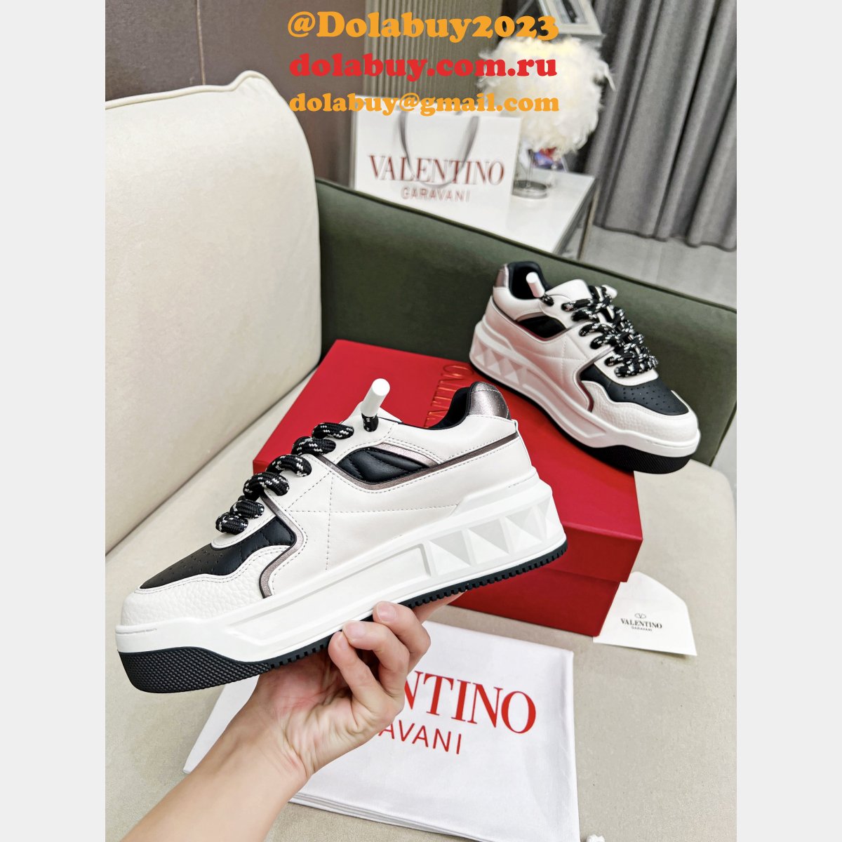 Best Quality Valentino Bread Shoes/Sneakers Good Women/Men price