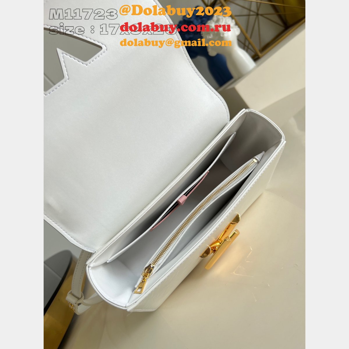 Louis Vuitton 1:1 Mirror M11723 Twist Copy Epi Black/White Bags