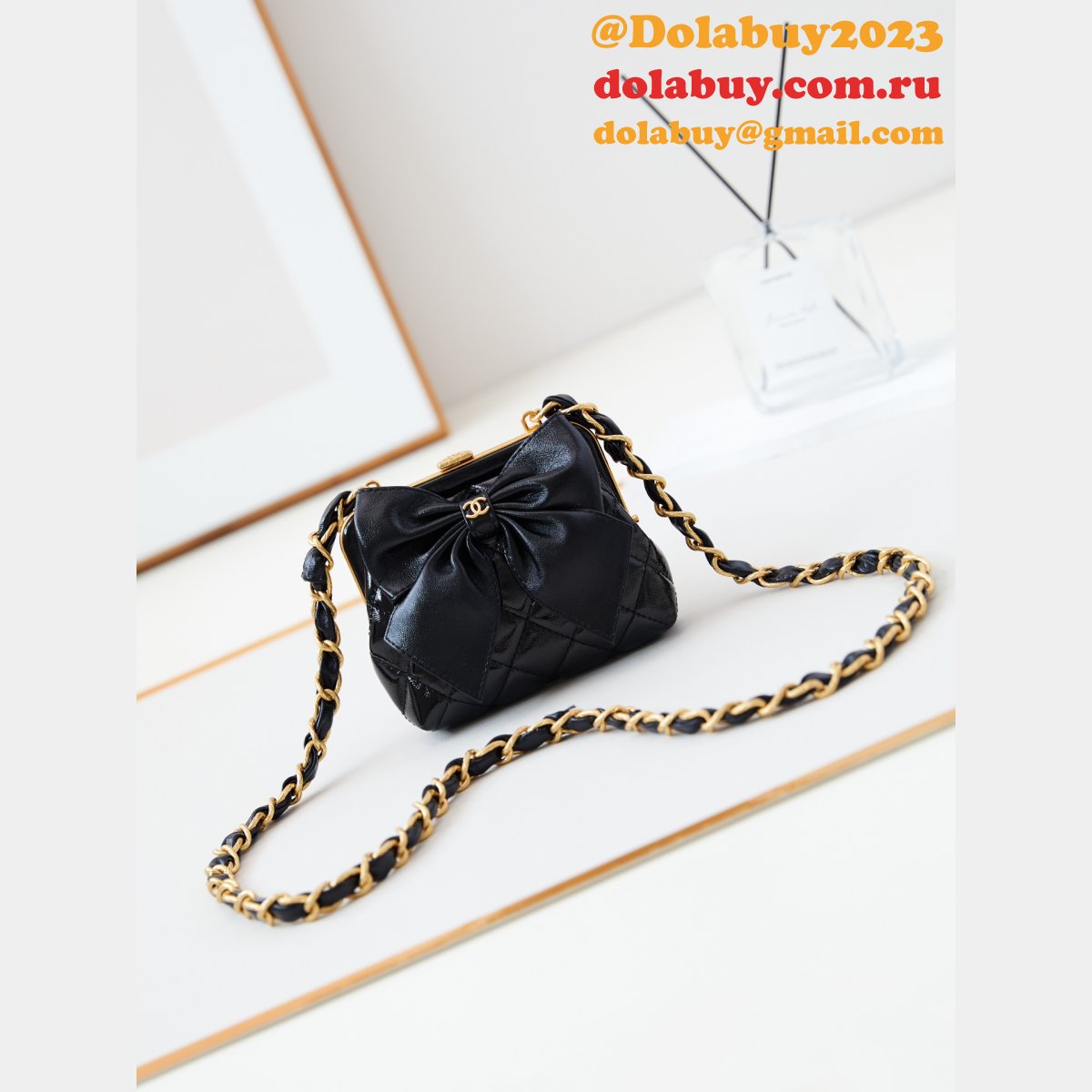 Perfect Replicas AP4028 Clutch With Chain 1:1 Mirror Bag
