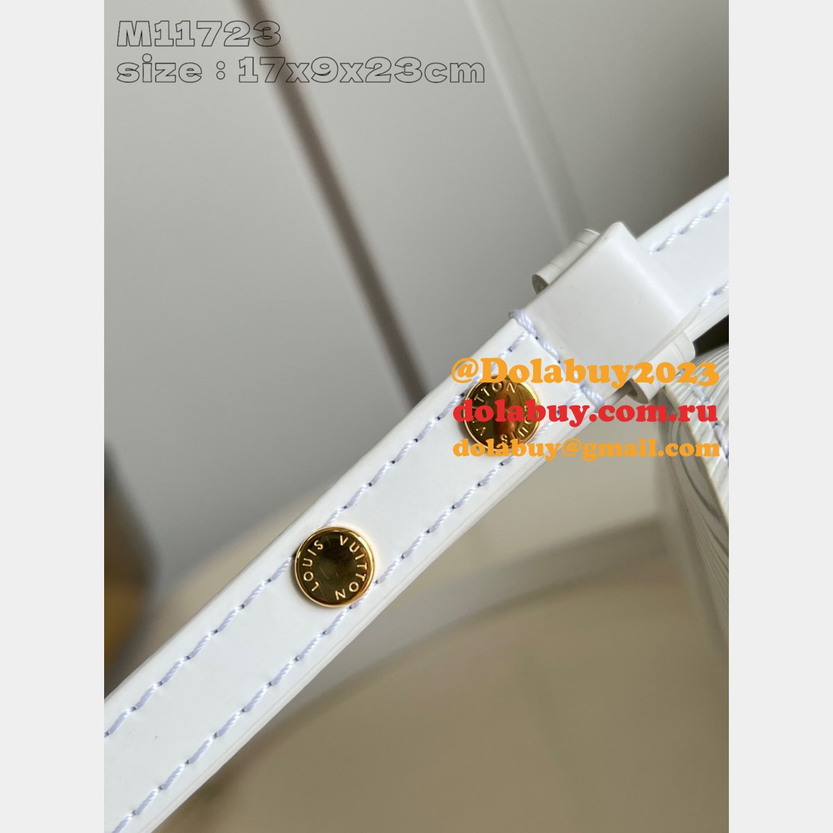 Louis Vuitton 1:1 Mirror M11723 Twist Copy Epi Black/White Bags