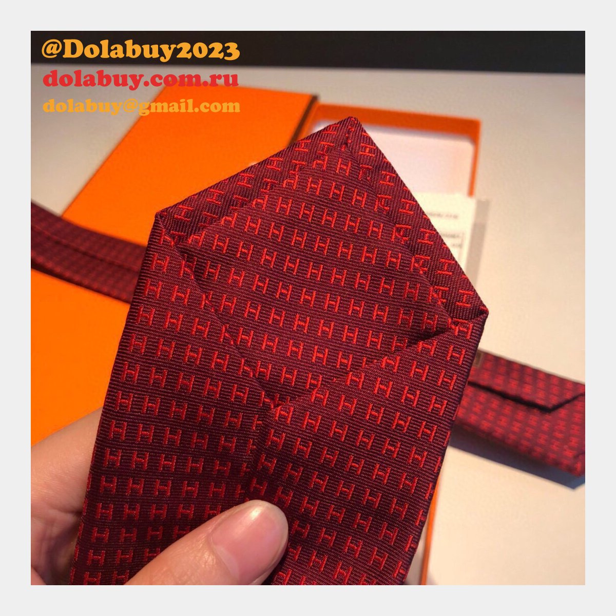 Hermes Faconnee H tie in hand-sewn silk