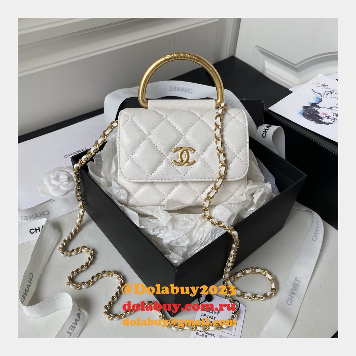 Inspired AP3485 Clutch With Chain Replica Shiny Bags