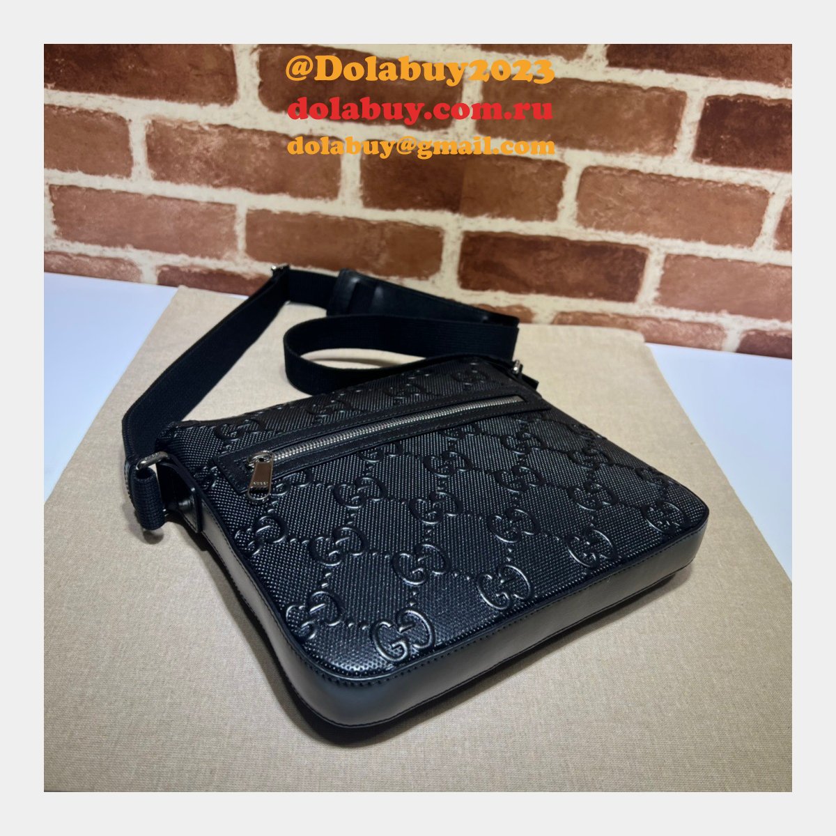 we offer high-quality fake black G*u*i signature messenger 406410 bag