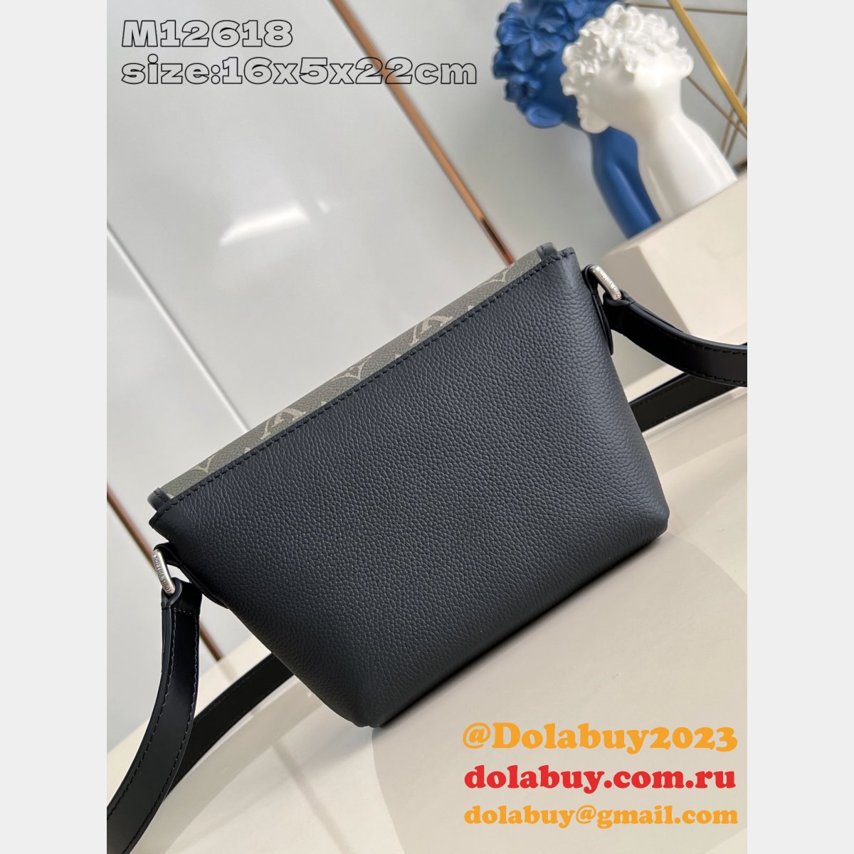 Duplicate Louis Vuitton Pulse Wearable Wallet M12618 Men Bag