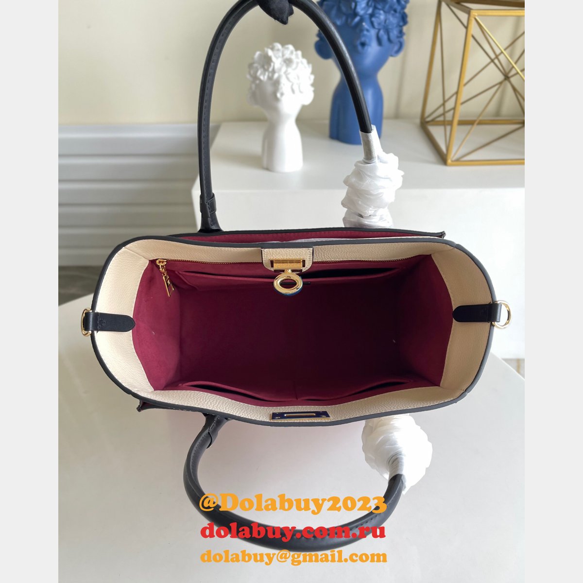 1:1 Replica Louis Vuitton On My Side MM High End Leathers M58485/M56934 Handbags