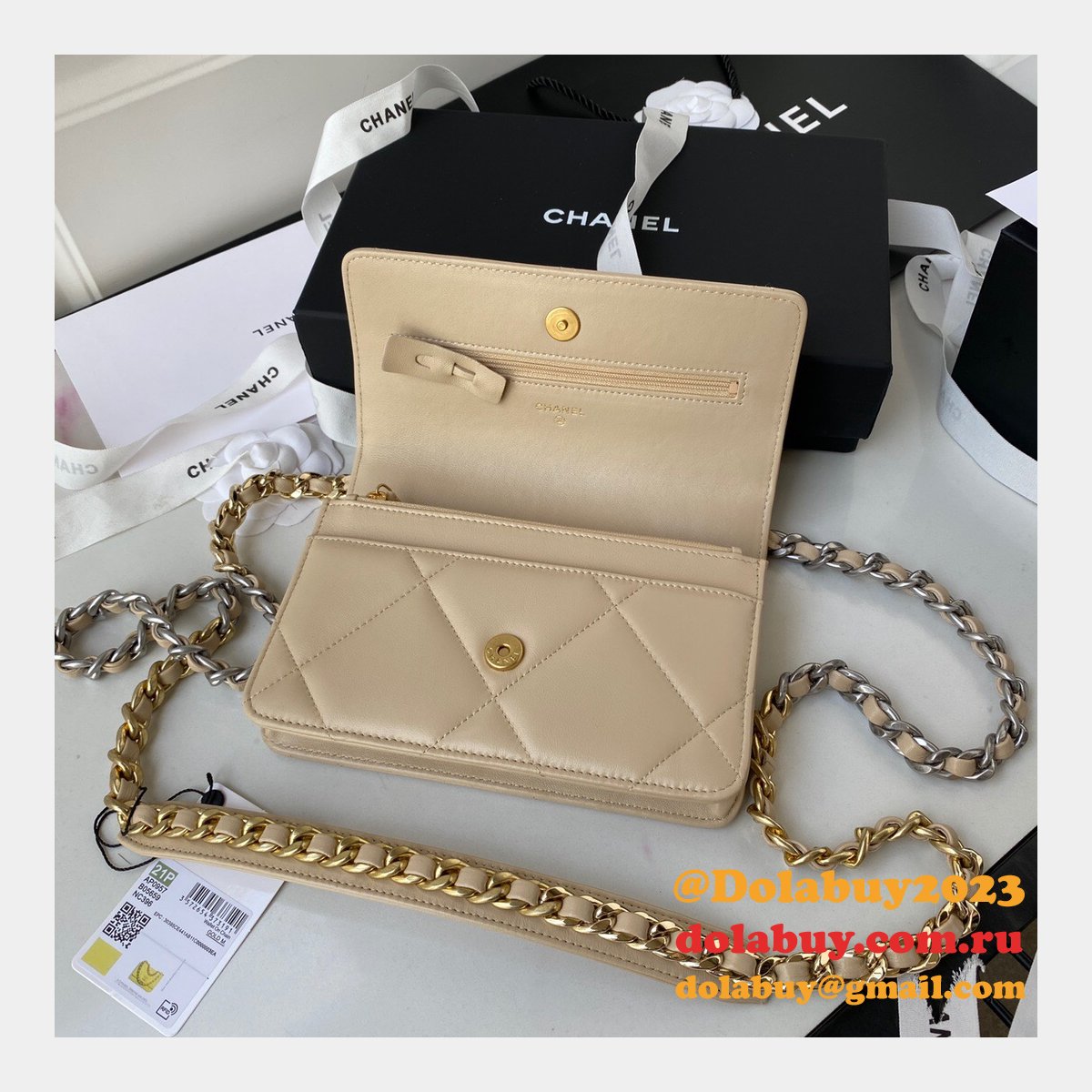 Designer New WOC AP0957 Replica Wallet on Chain 21c Crochet