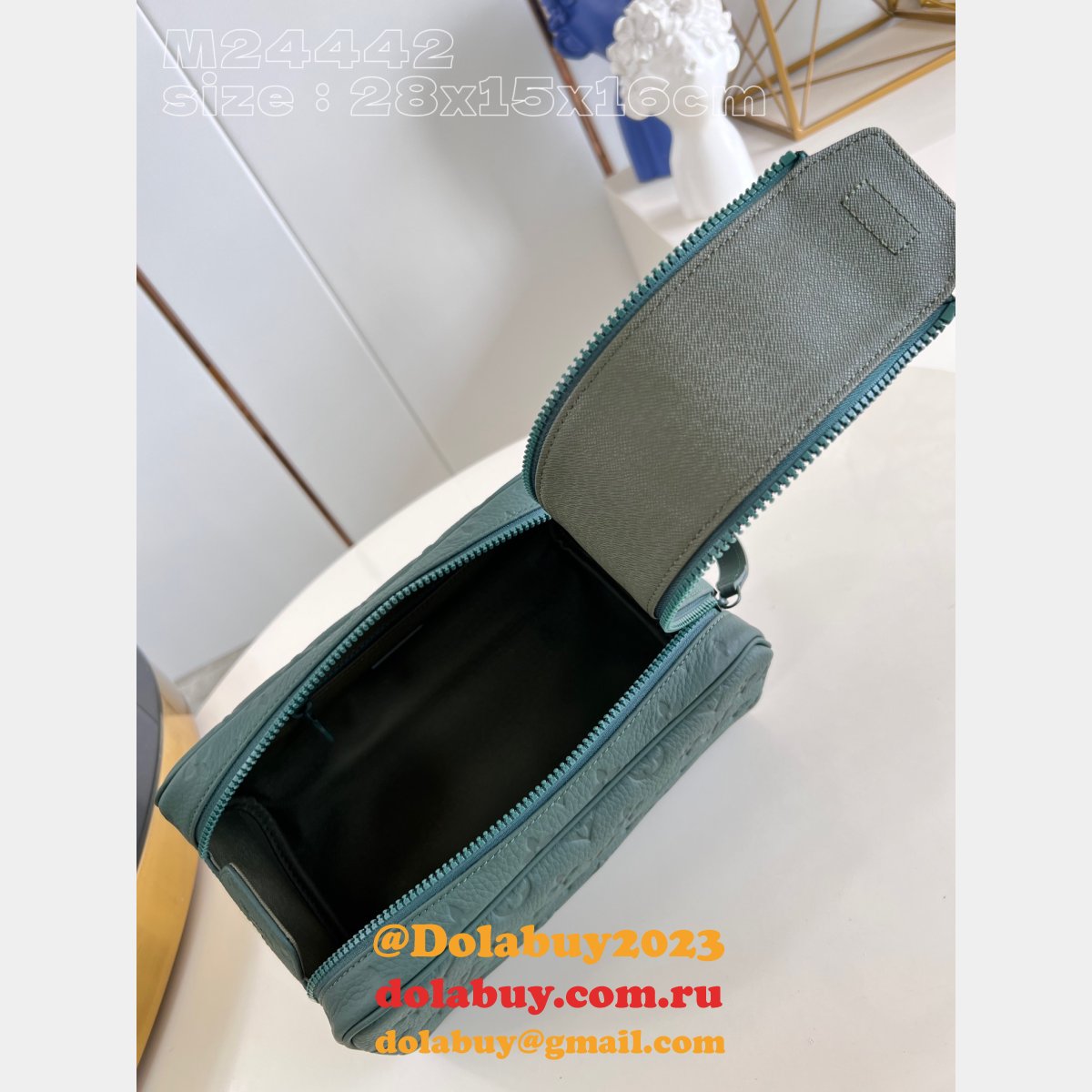 Dopp Kit Taurillon Duplicate Men Inspired Travel Fake M24442 Louis Vuitton