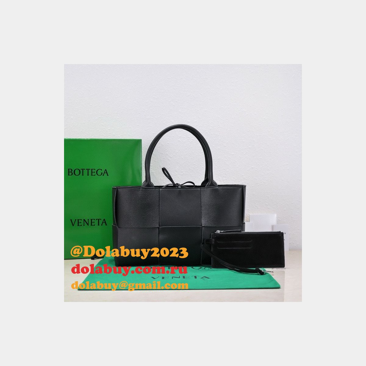 Luxury BOTTEGA VENETA Medium Arco Tote Bag 36CM