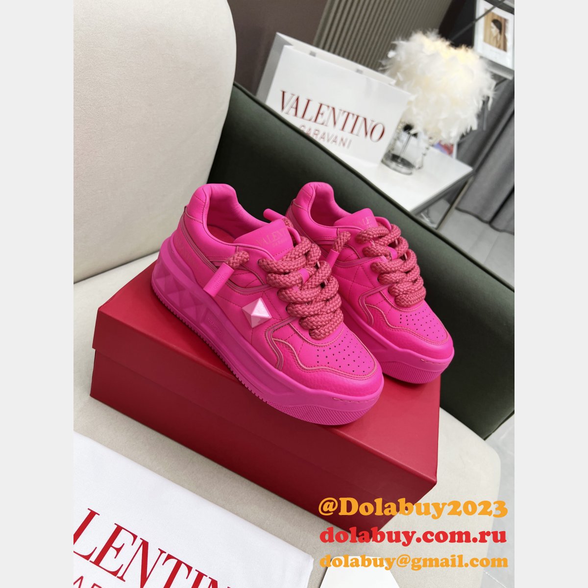 Best Quality Valentino Bread Shoes/Sneakers Good Women/Men price