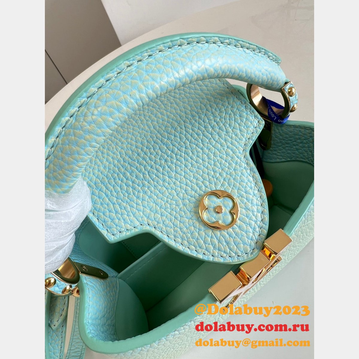 Fashion Shop Louis Vuitton Replica M59868/M59850/M20841 Capucines