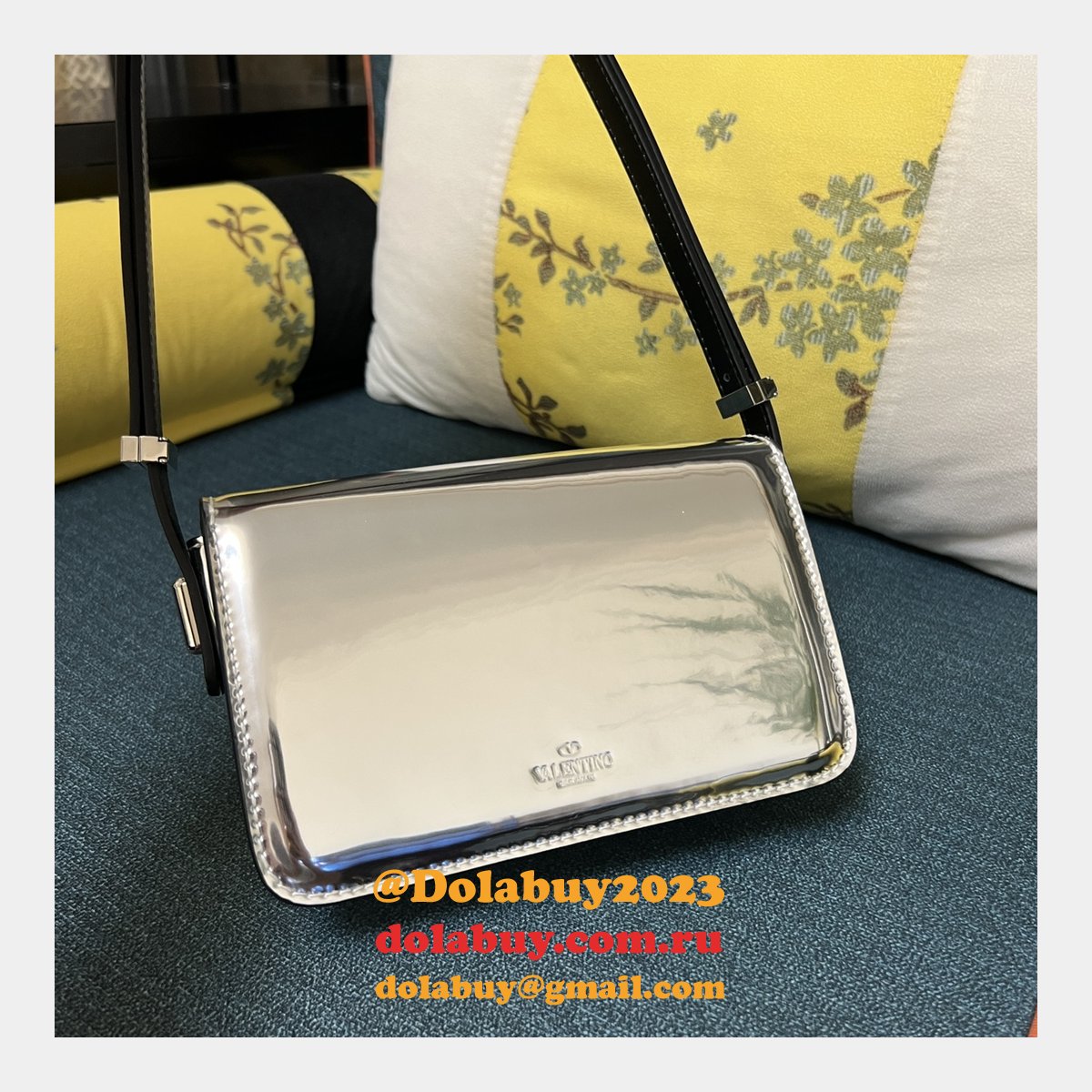 Wholesale VALENTINO GARAVANI LETTER VLOGO SIGNATURE handbag