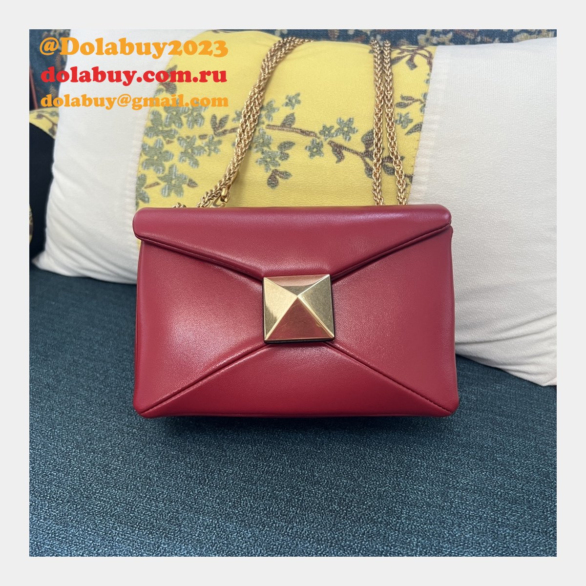 AAA+ Shop Valentino Garavani ONE STUD Chain Handbag