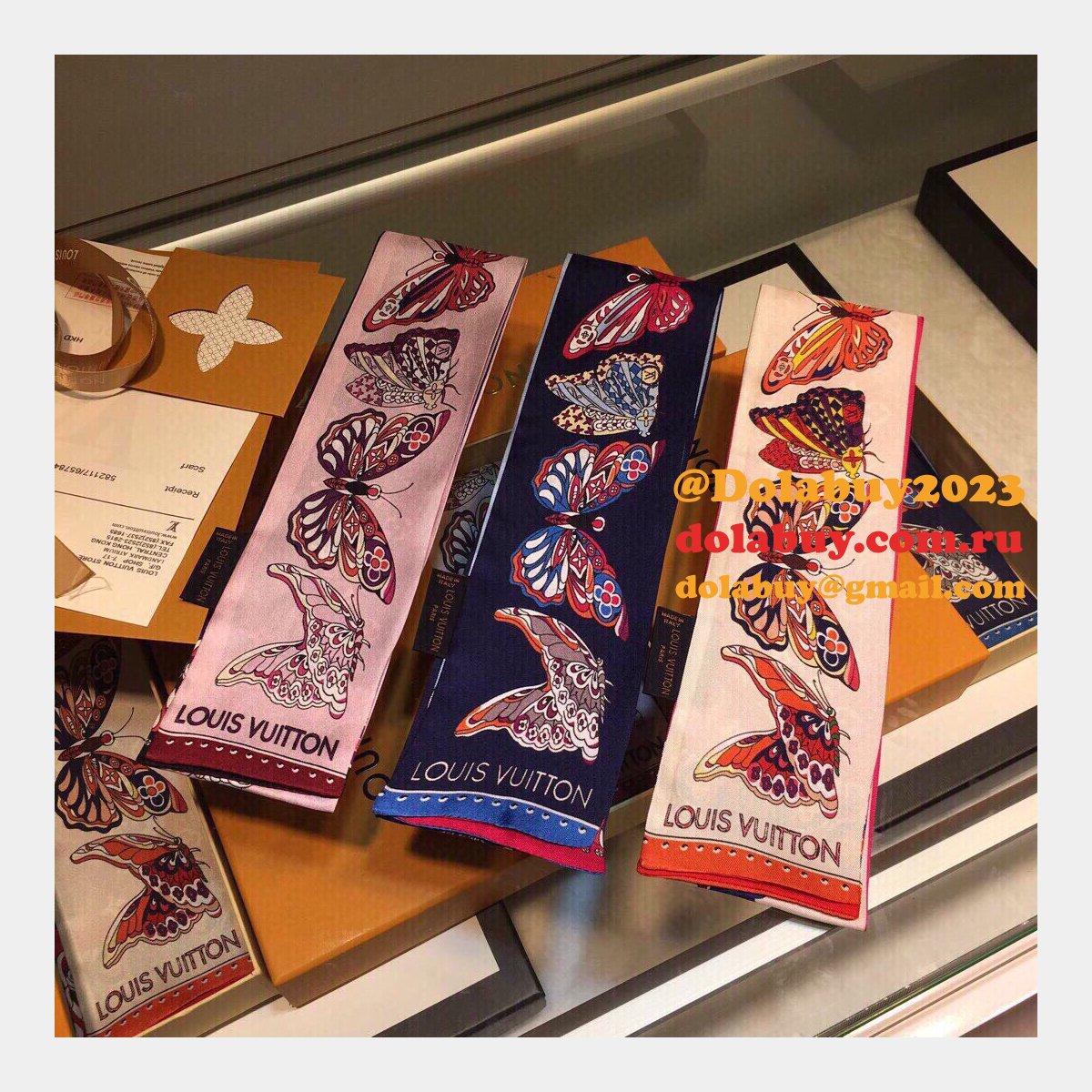 Louis Vuitton Straps bow tie streamers