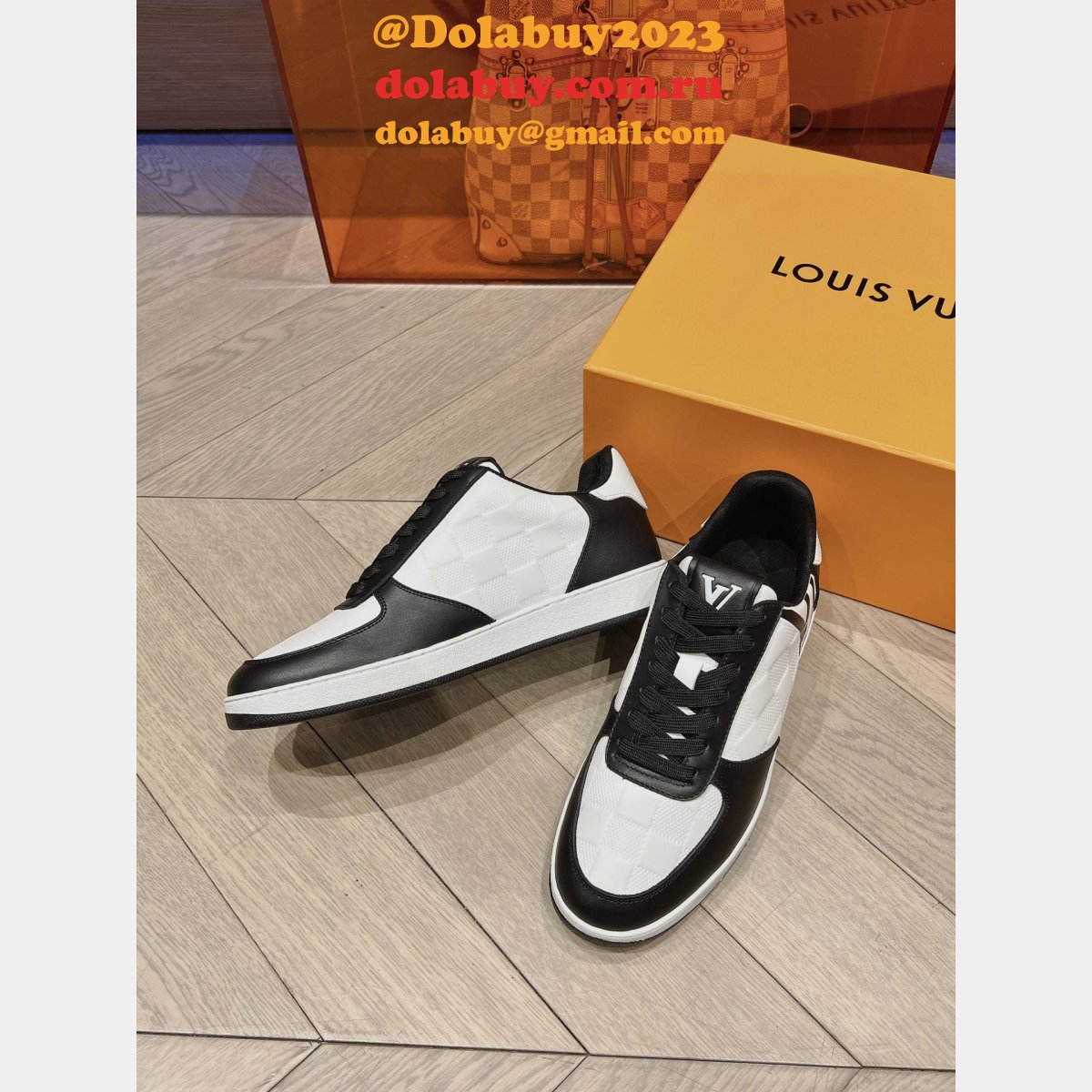 Luxury LOUIS VUITTON Rivoli Sneaker Fashion