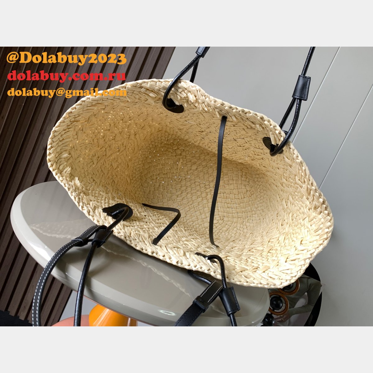 Perfect loewe Anagram Basket bag in iraca palm and calfskin 8008