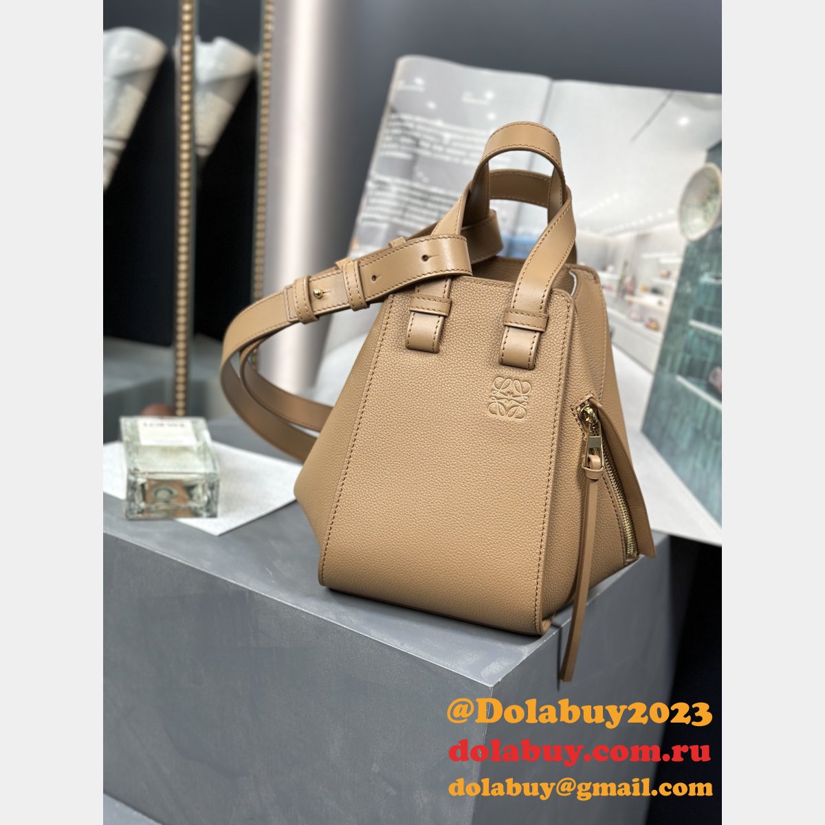 Compact Top Quality LOEWE Hammock Bag In Soft Grained Calfskin 20.8CM