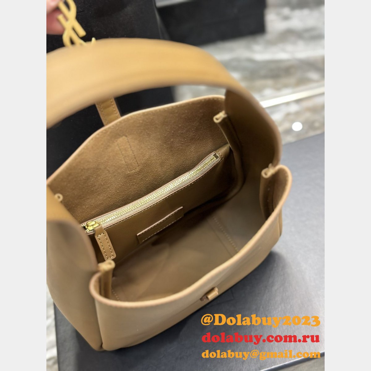 Fake Saint Laurent LE 5 À 7 SOFT 713938 Perfect Bag