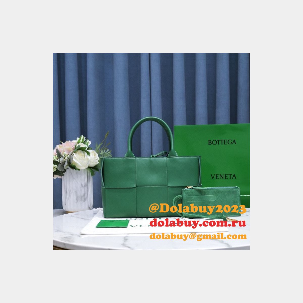 Luxury BOTTEGA VENETA Medium Arco Tote Bag 36CM