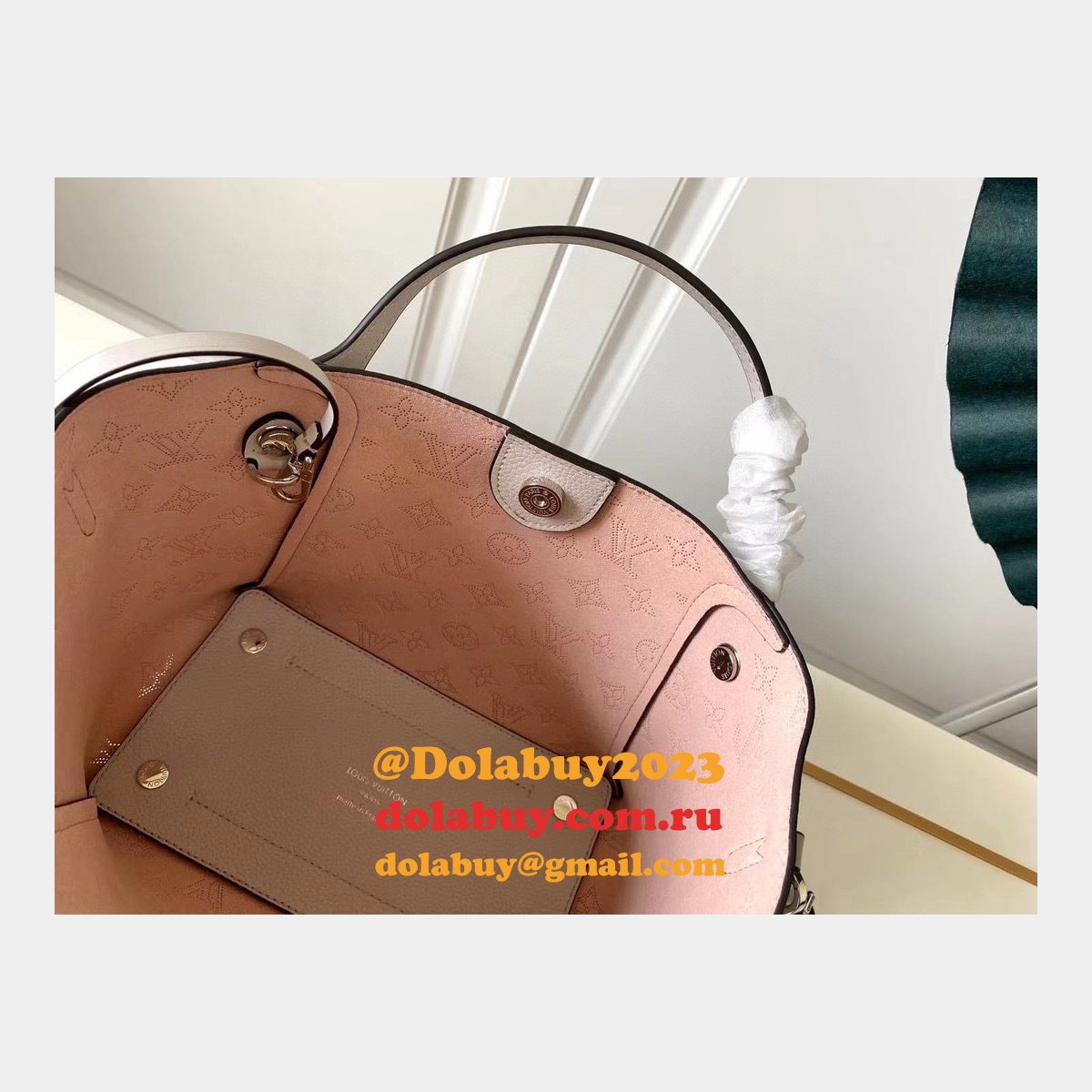 7 Star Louis Vuitton Mahina M54353/M54350 Hina Handbags