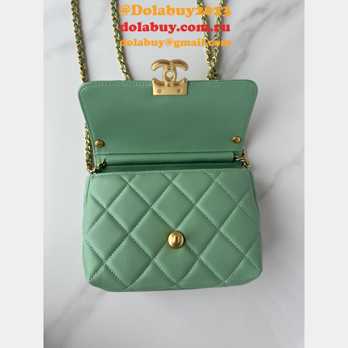 Top Quality CC Shiny Lambskin Crossbody Bag AS4986