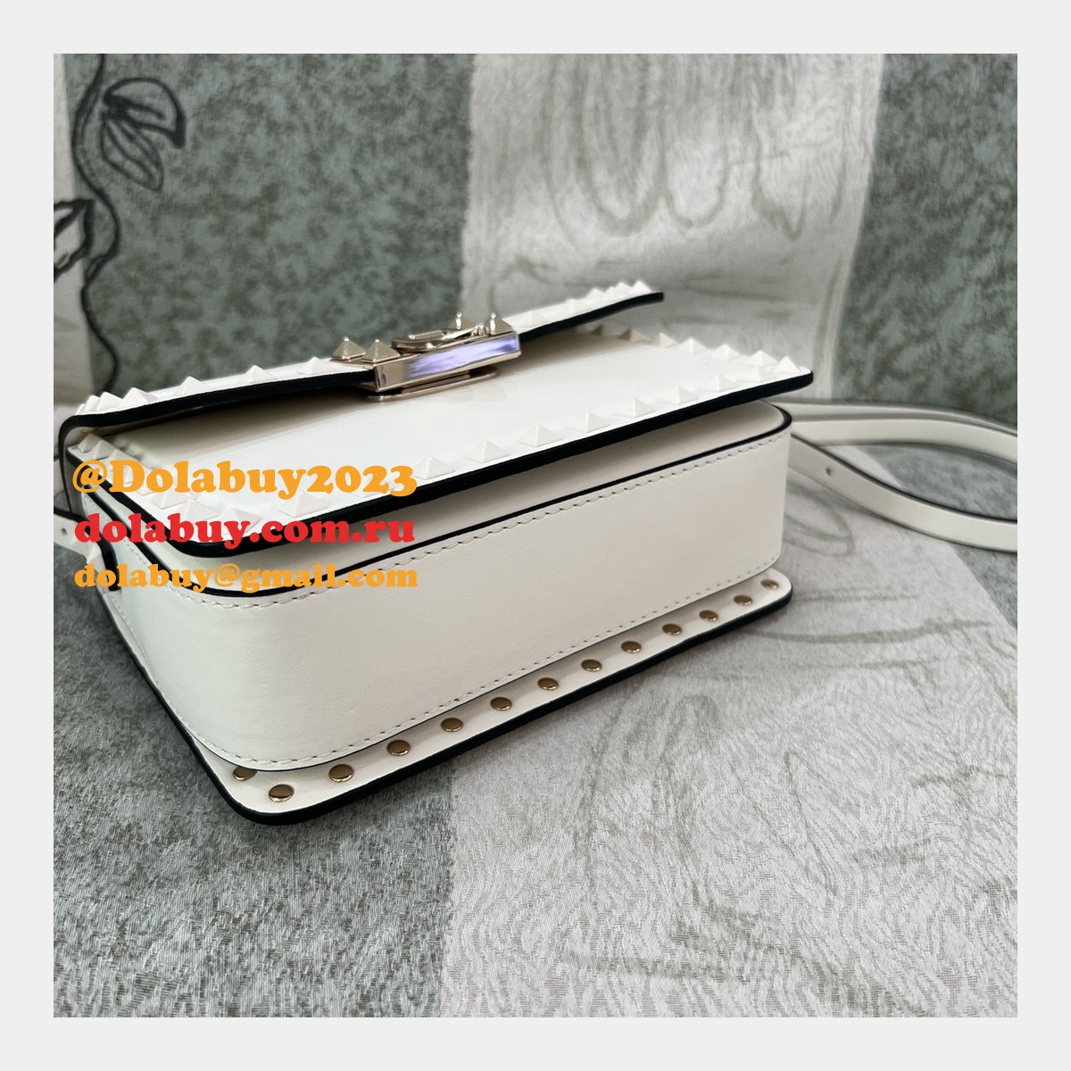 Cheap Fake Valentino Garavani Rockstud Calf Small Bag