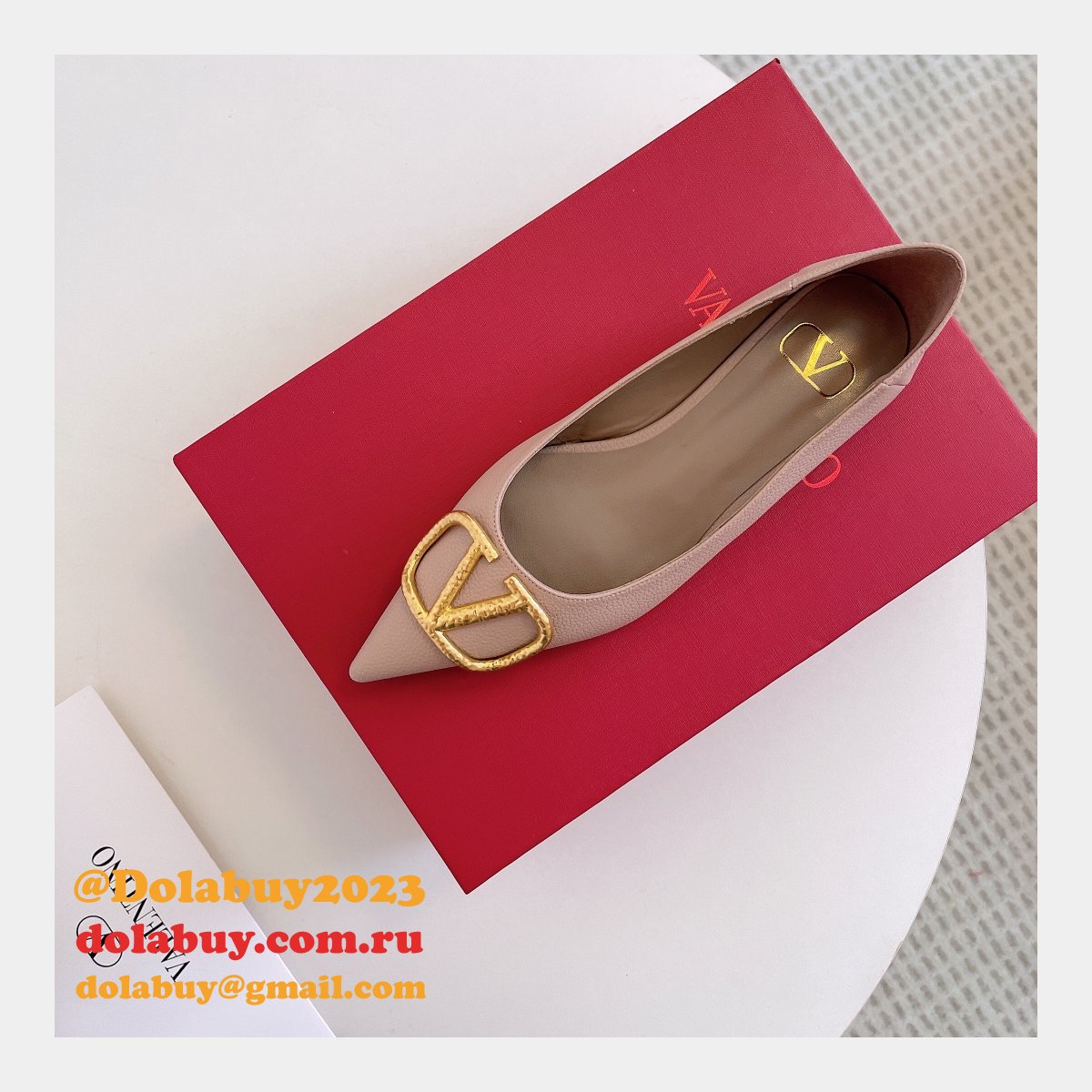 Valentino Garavani Perfect Replica