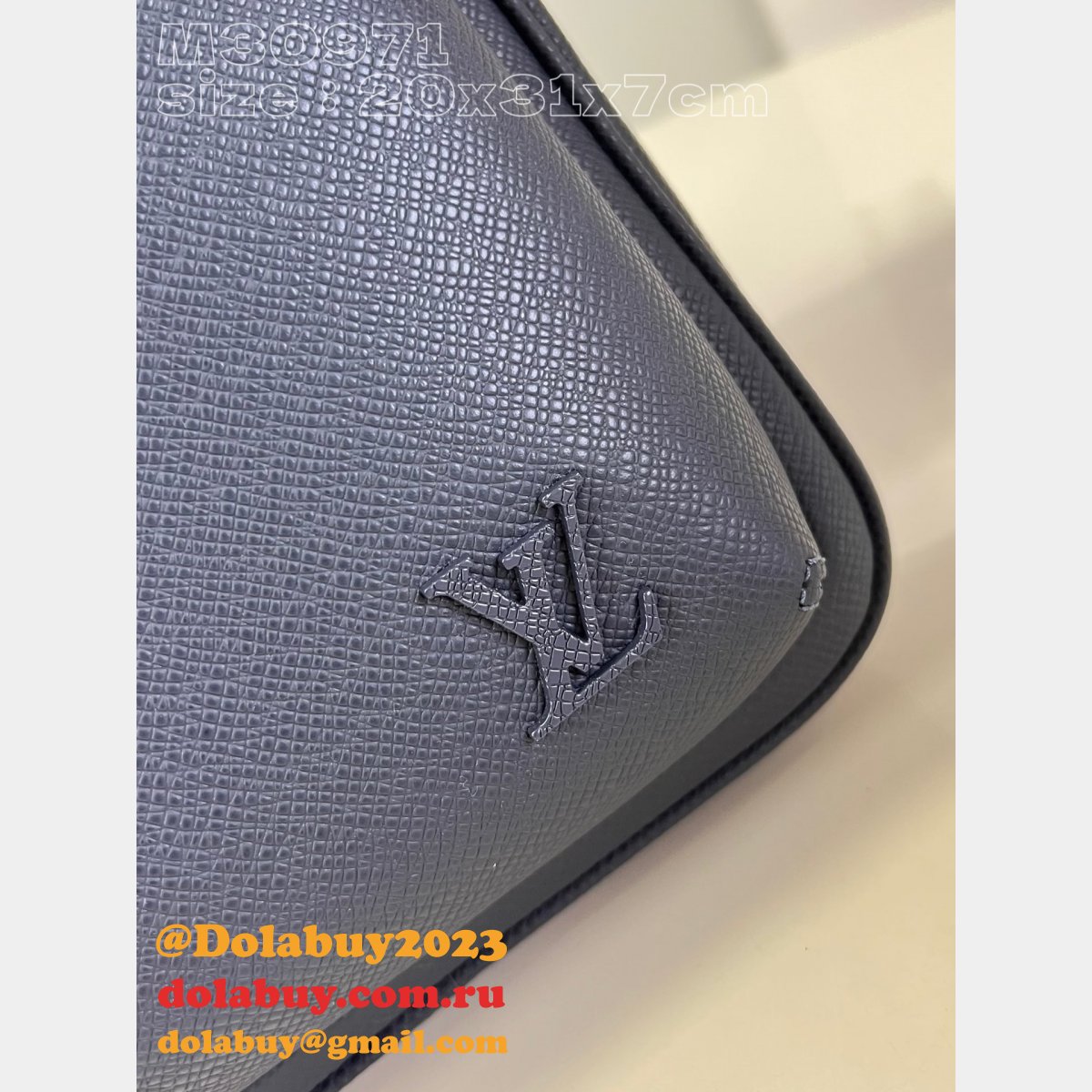 Louis Vuitton Designer Avenue Slingbag M30971 Taiga Wholesale Bags