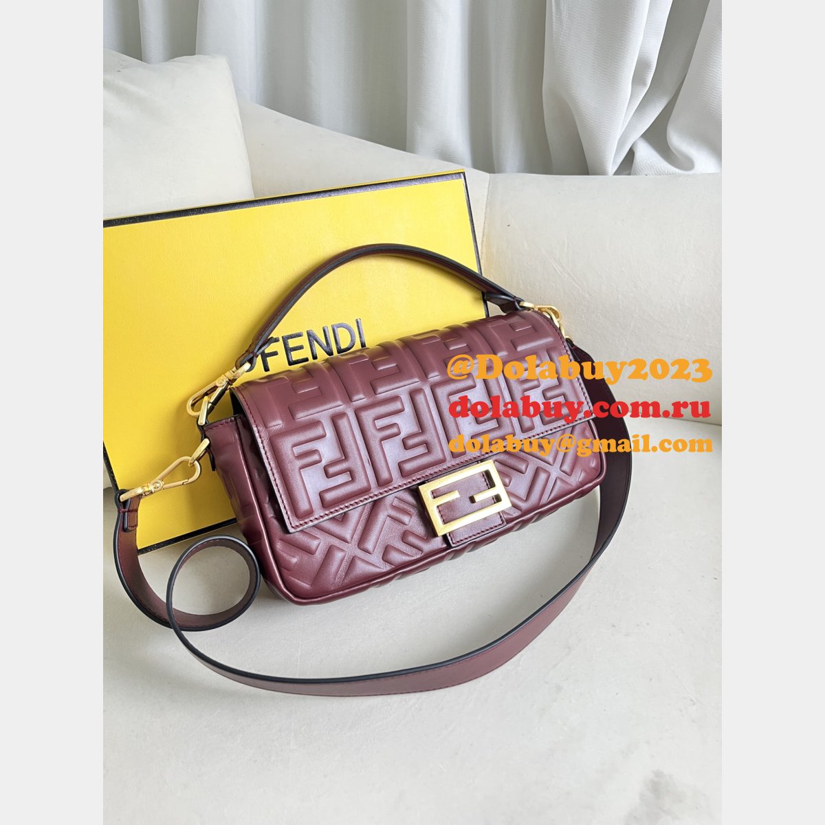 7 Star fendi Iconic Baguette Medium bag 211