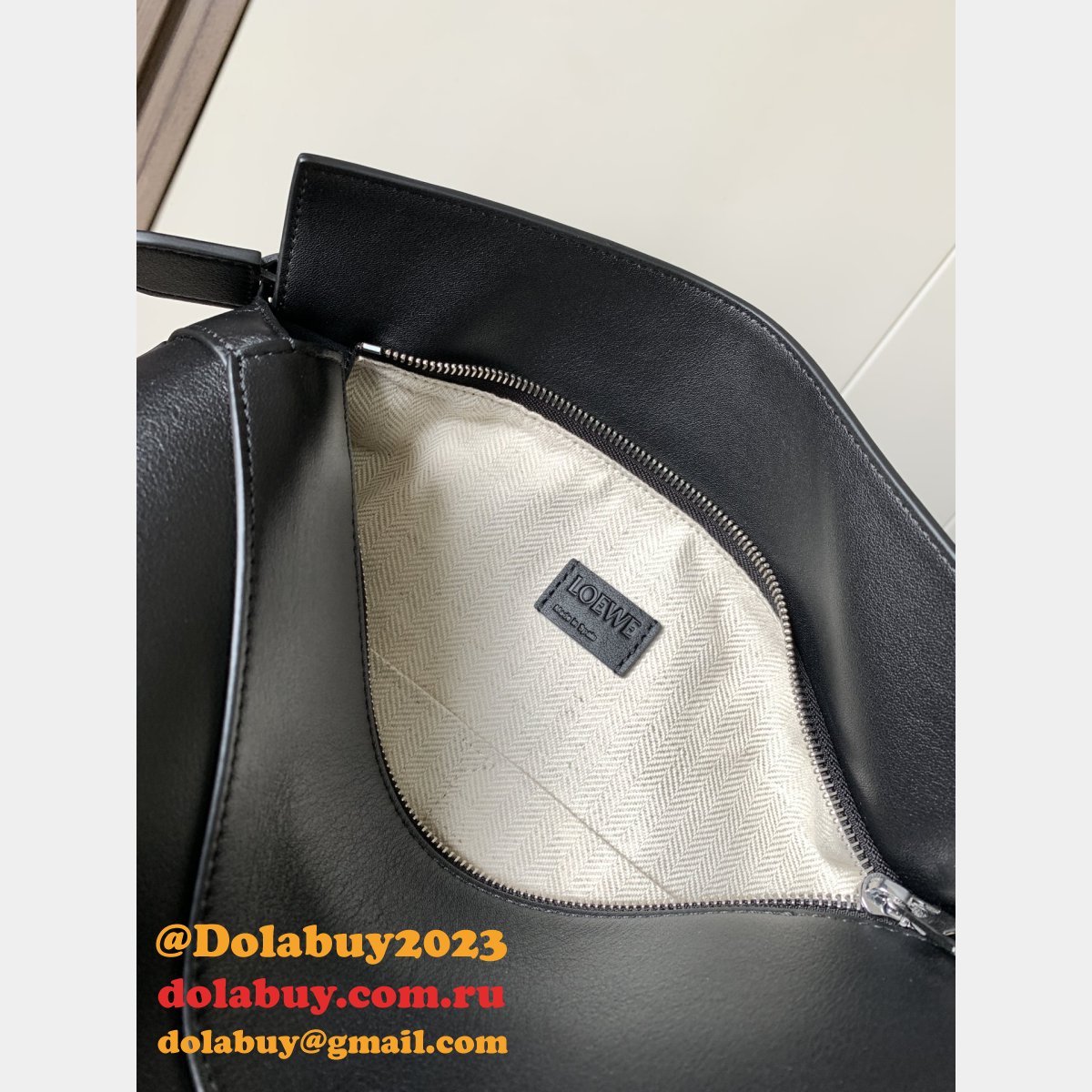 Best Replica Loewe Puzzle Medium Bag In Classic Calfskin 29CM