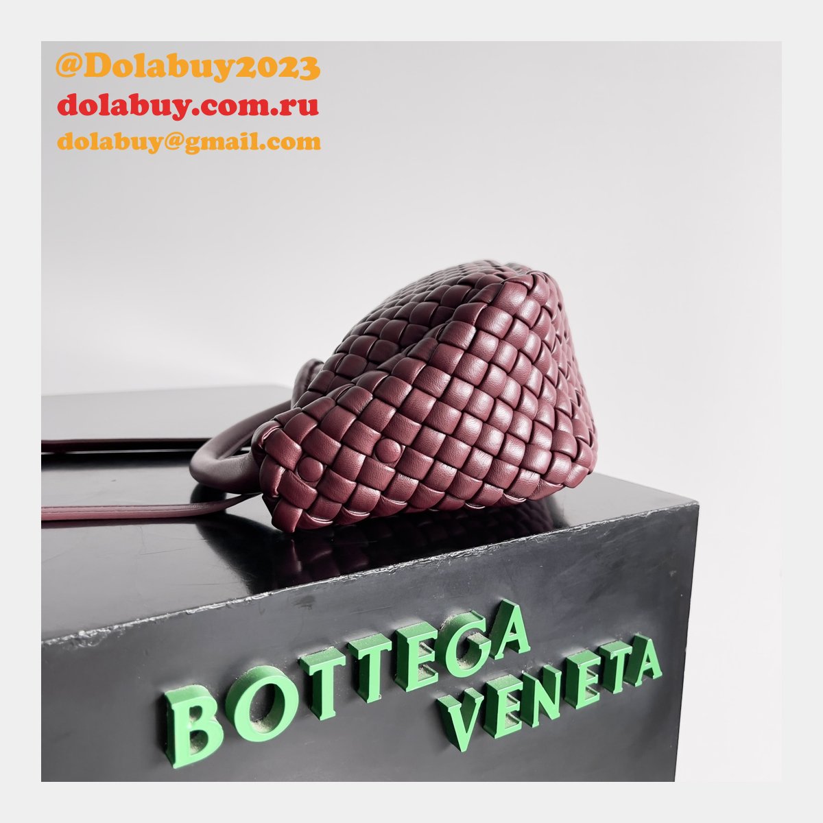 New BOTTEGA VENETA COBBLE Top Handle Bag
