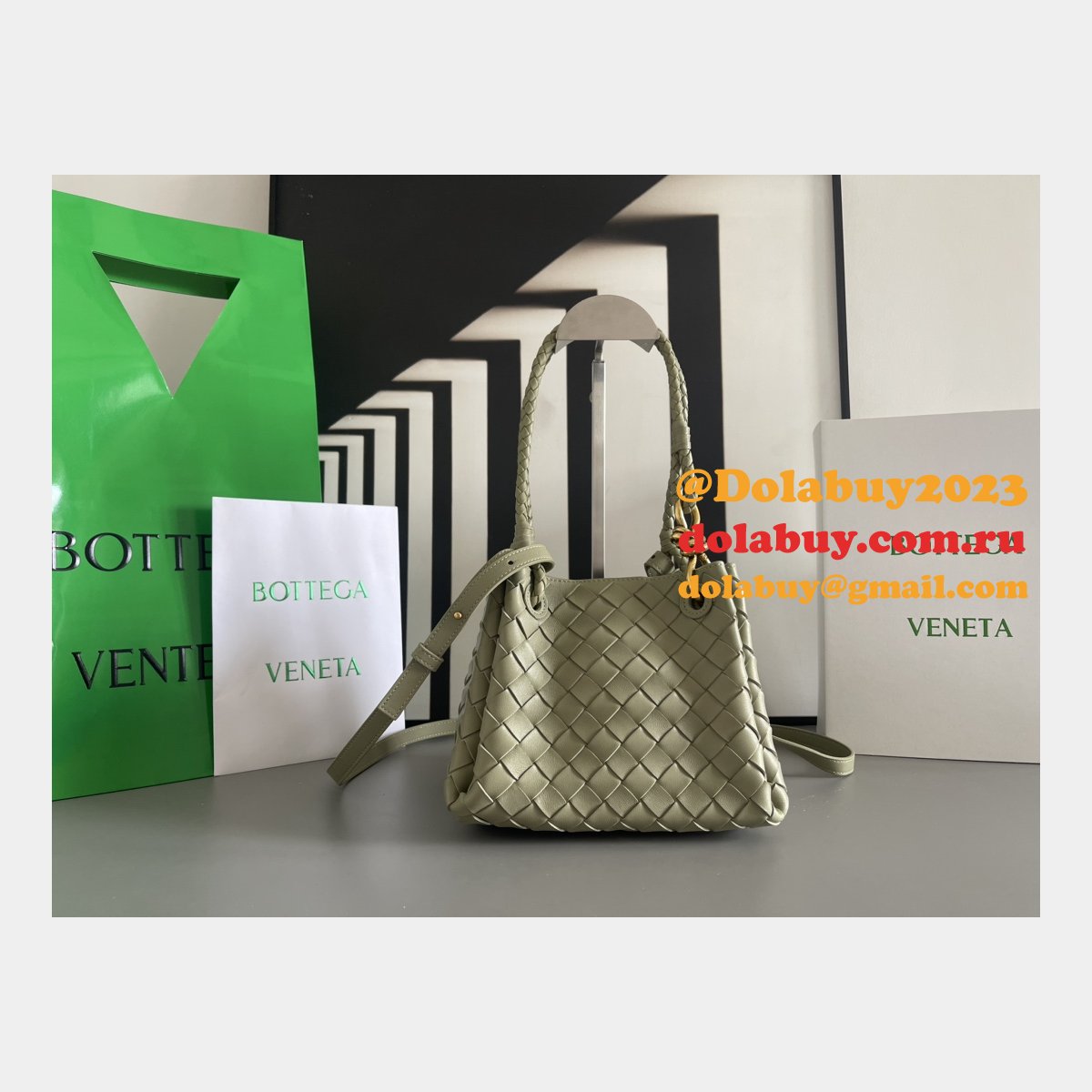 Top Quality BOTTEGA VENETA parachute Andiamo mini size 796569
