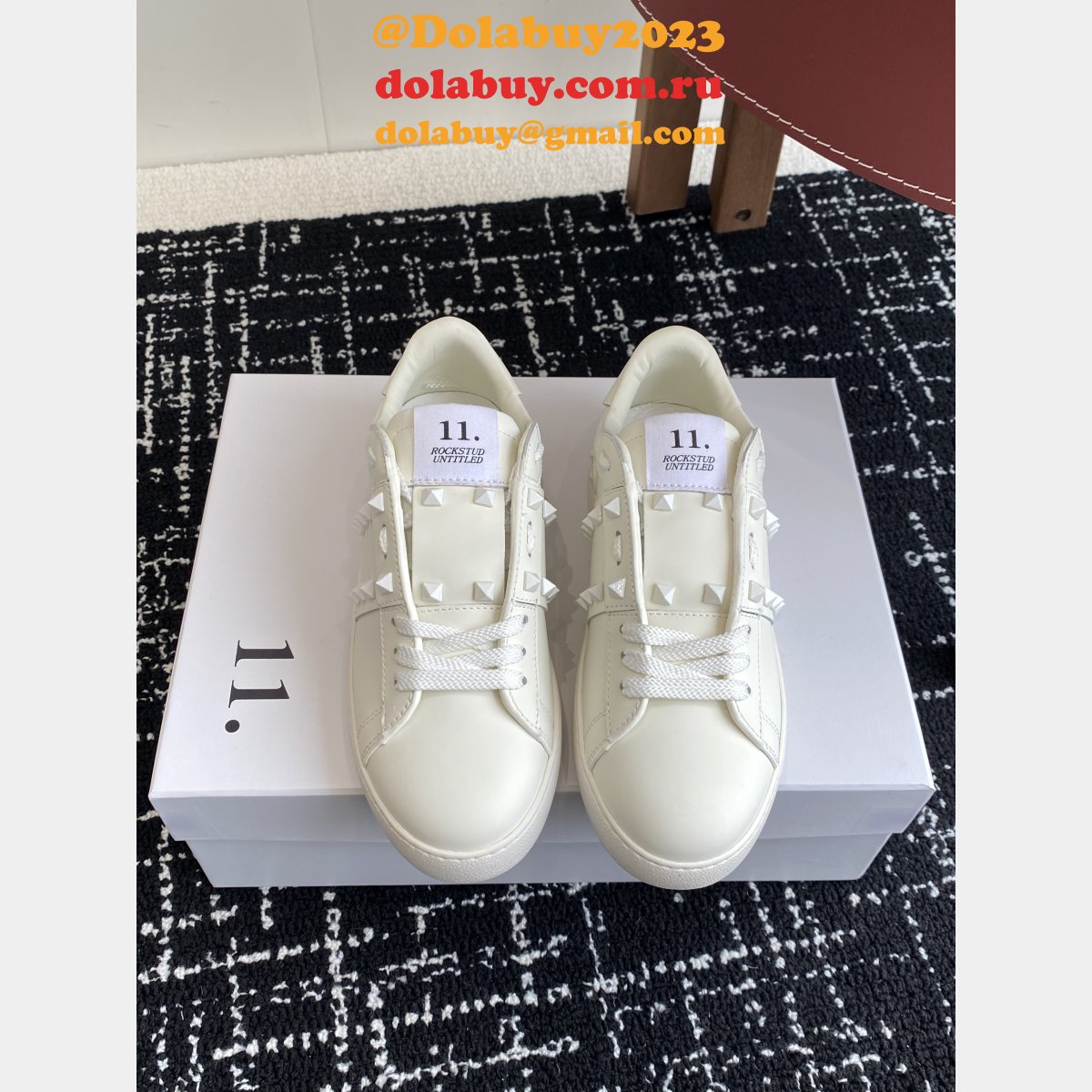 ROCKSTUD UNTITLED SNEAKER IN CALFSKIN LEATHER