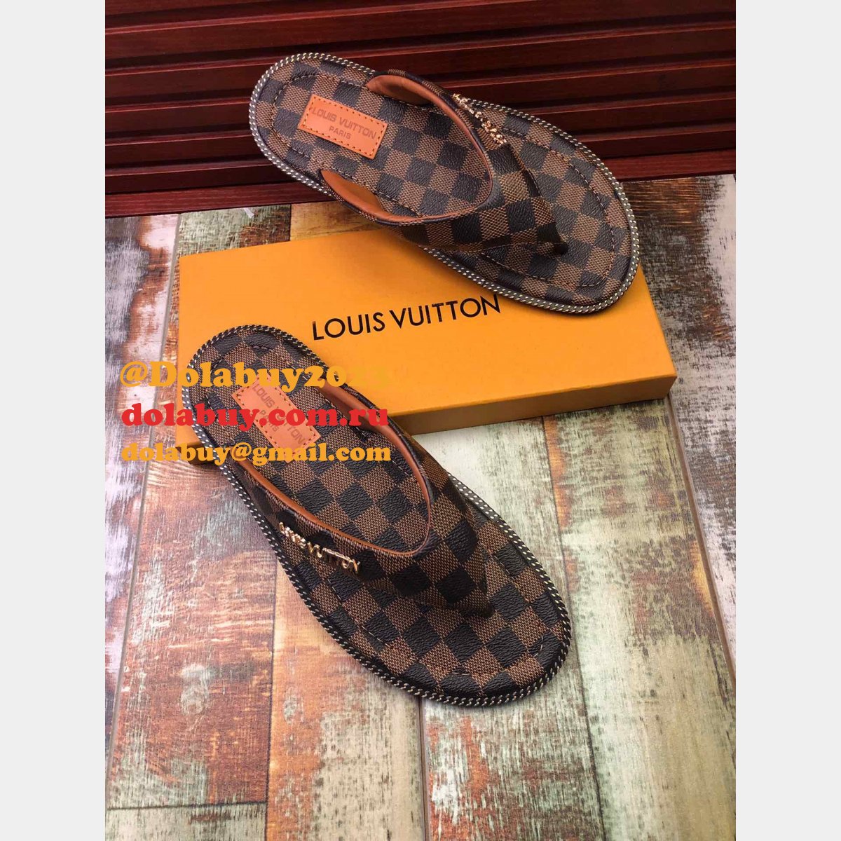 Louis Vuittons Fake Beach Slippers 007