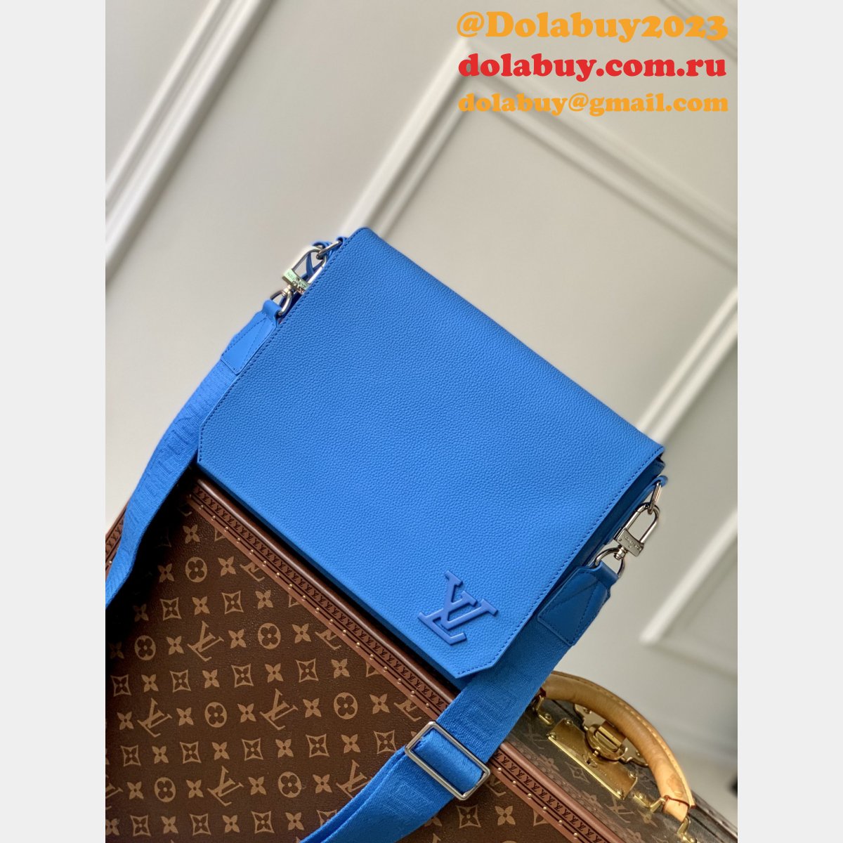 Takeoff Messenger LV Aerogram M22505 Louis Vuitton Fake Bag