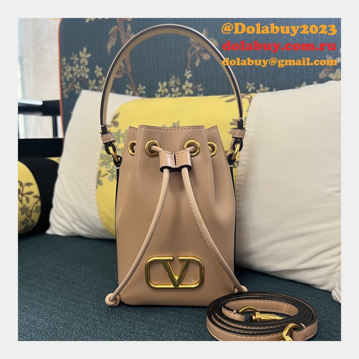 Perfect Wholesale VALENTINO GARAVANI V MINI BASKET HANDBAG