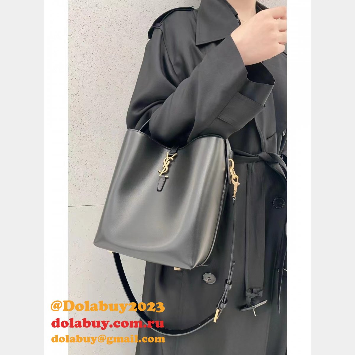 Le 37 In Shiny Leather Hobo Buckets 742828 Replica Saint Laurent Bag