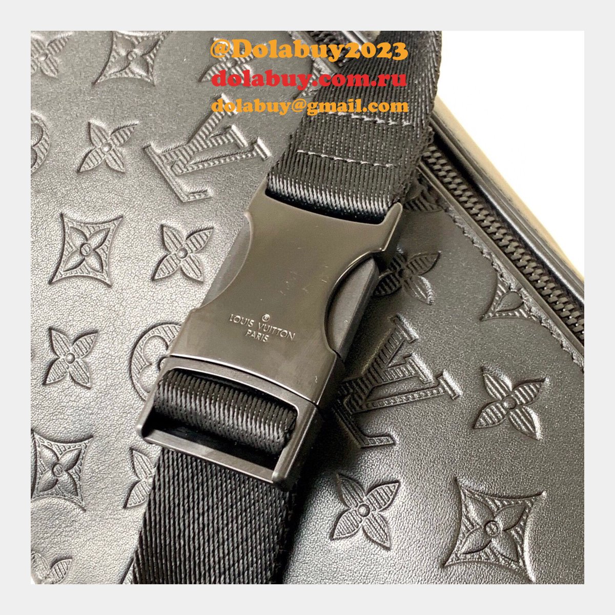 Discovery Bumbag G65 in Black Bags M44388 Replica Louis Vuitton