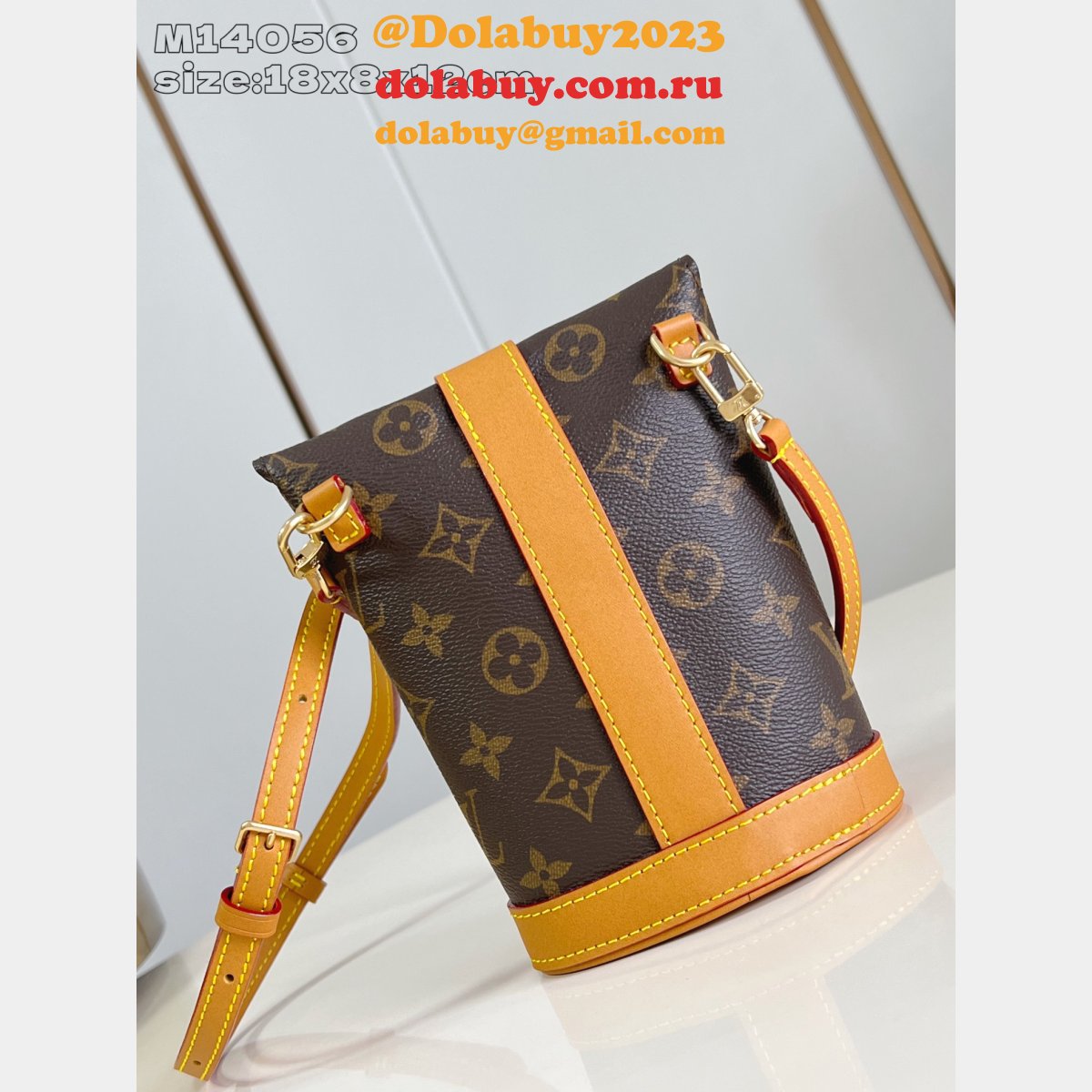 Fashion Show Envelope Pouch M14056 Louis Vuitton Replica Bag