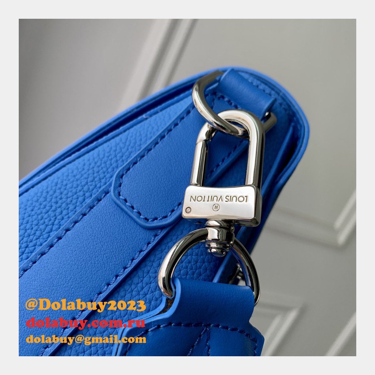 Takeoff Messenger LV Aerogram M22505 Louis Vuitton Fake Bag