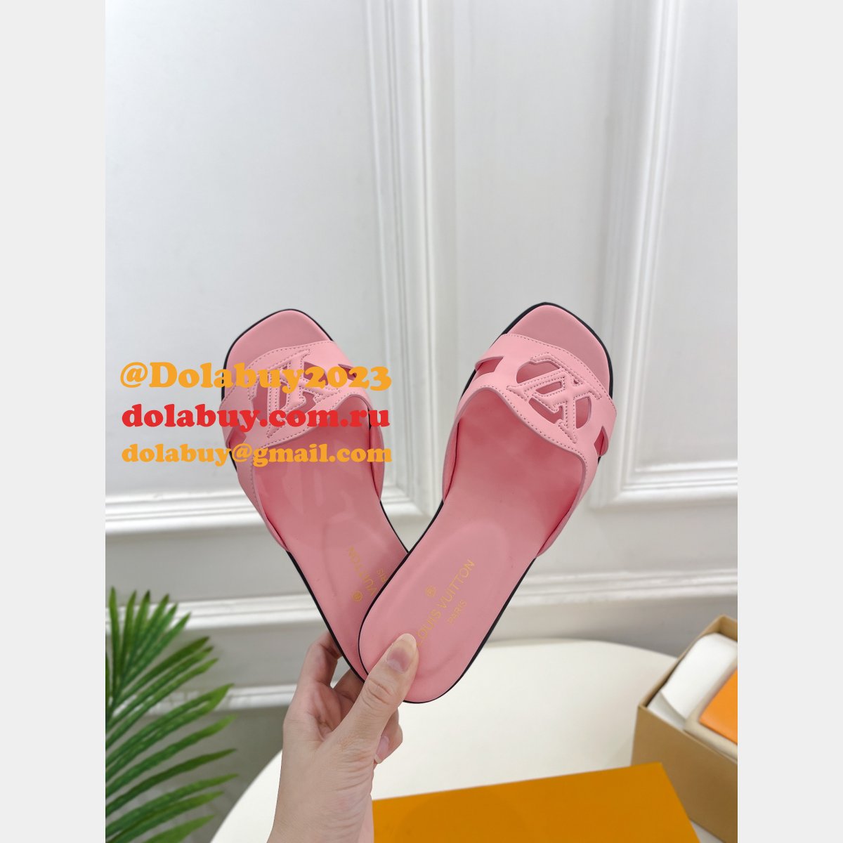 Top Quality LV Isola Flat Mule women style