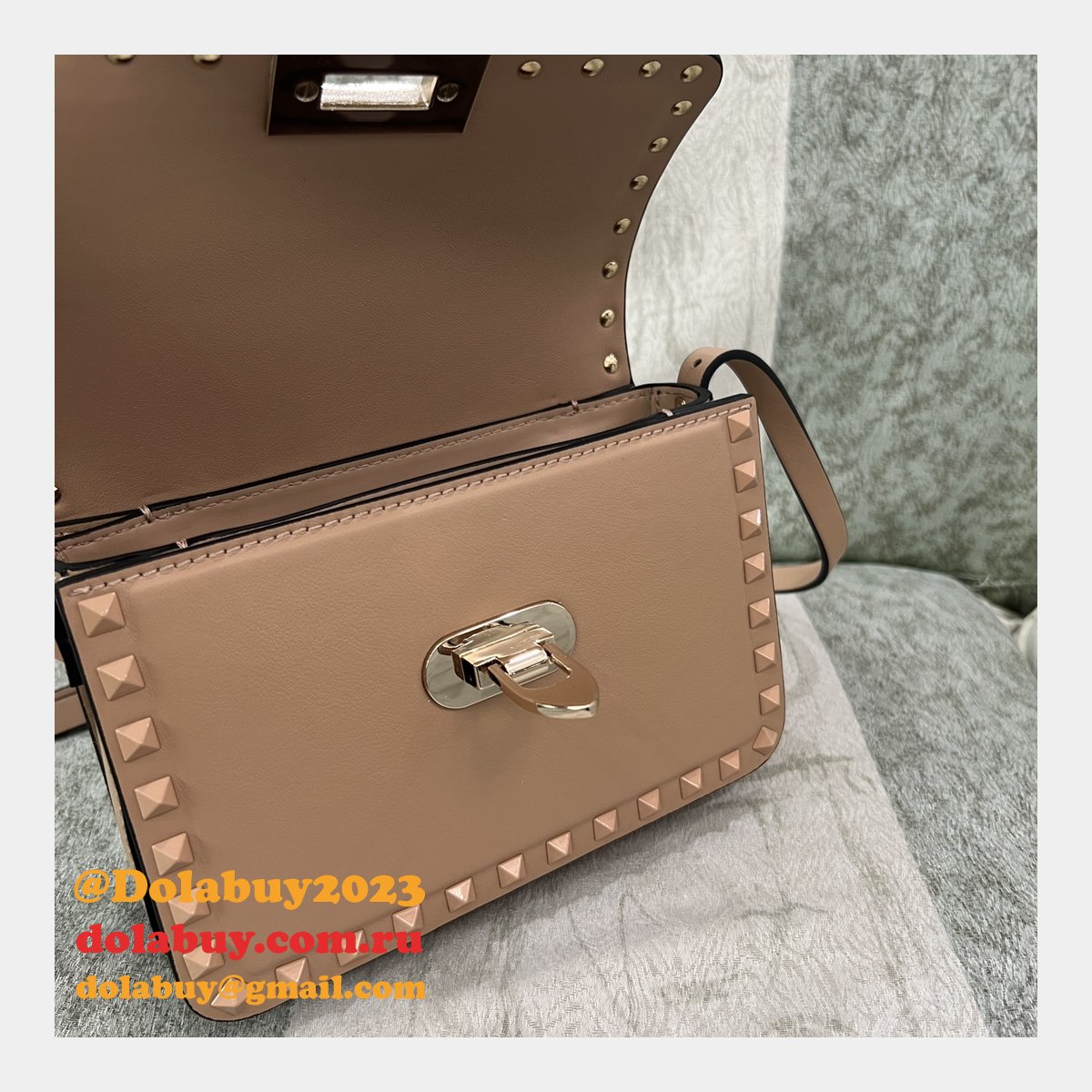 Cheap Fake Valentino Garavani Rockstud Calf Small Bag