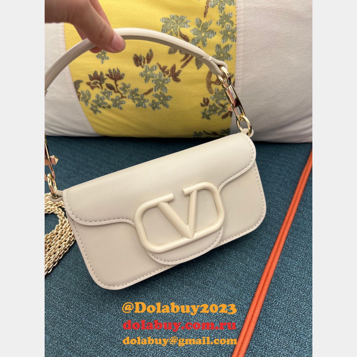 Wholesale Replica Valentino AAA Quality Handbags Outlet For Sale