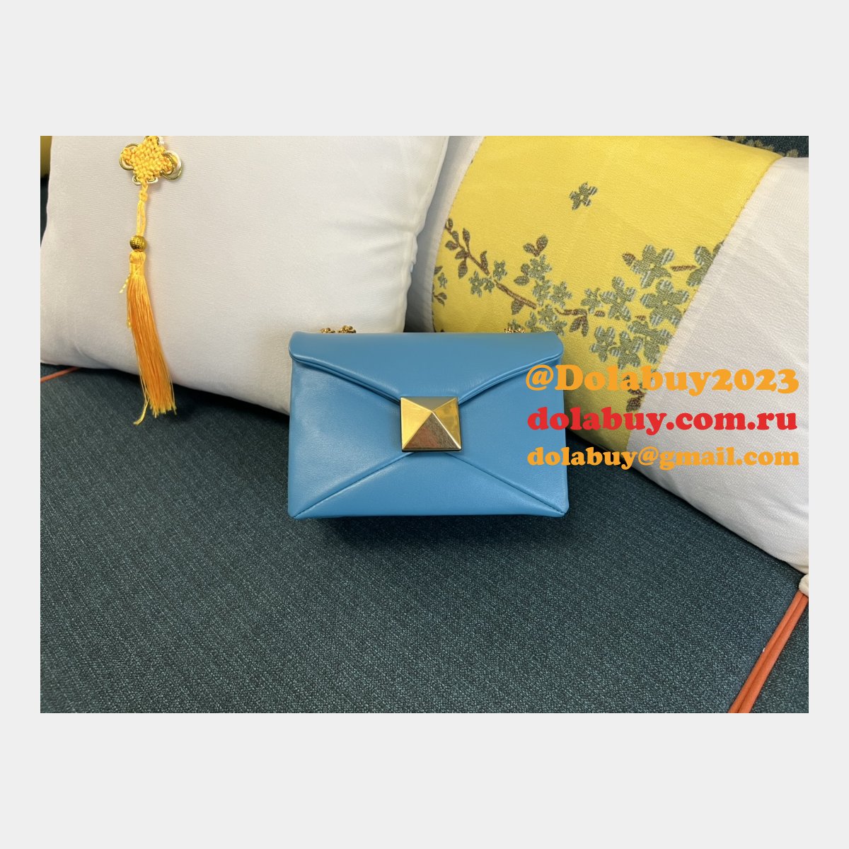 AAA+ Shop Valentino Garavani ONE STUD Chain Handbag