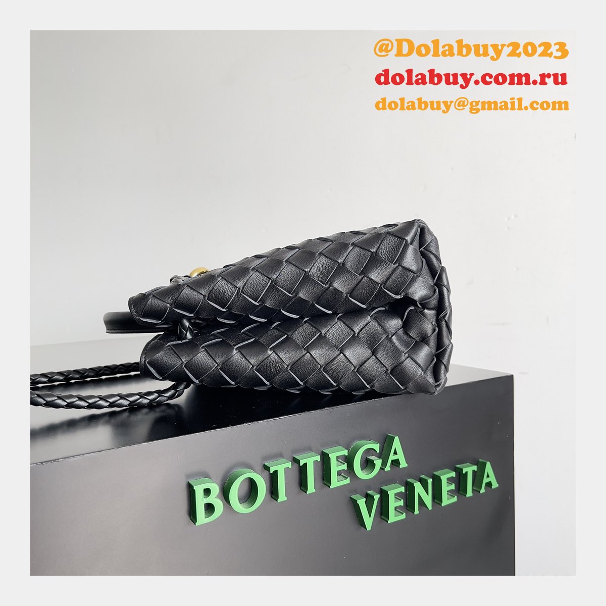 BOTTEGA VENETA ANDIAMO Small 25cm Bag Leather Strap