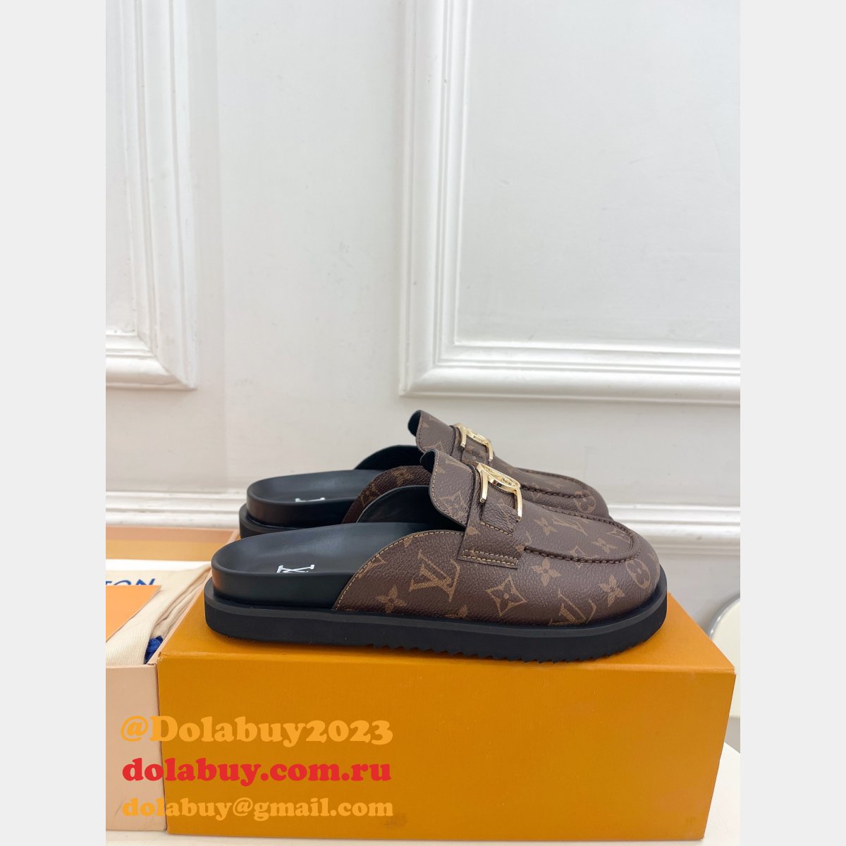 Upper Case Flat Open Back 1A884I Loafer Replica Louis Vuitton Shoes