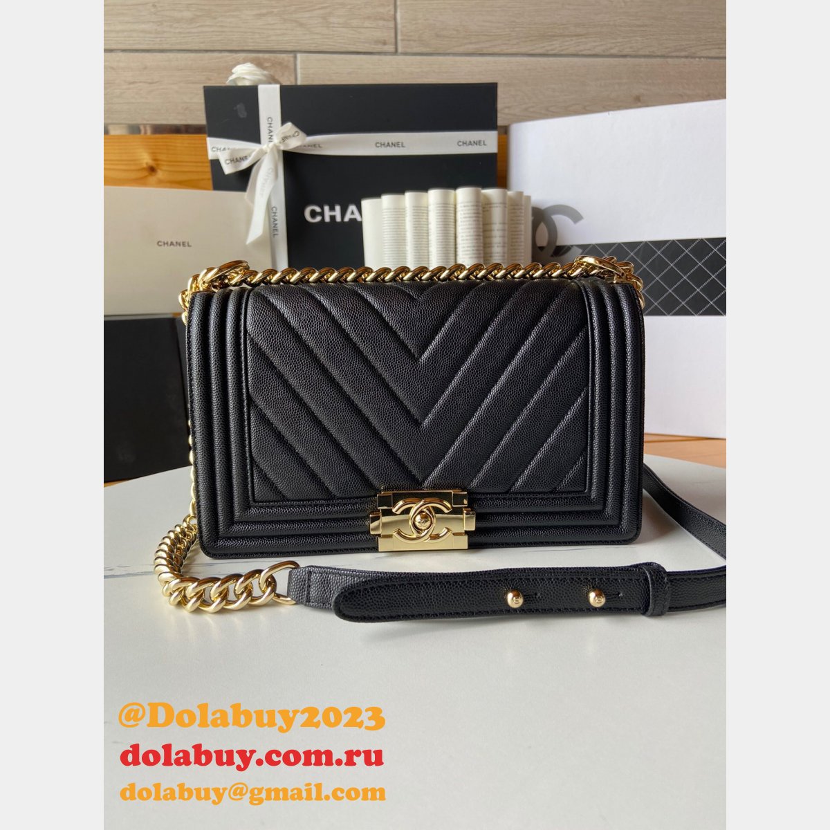 Buy top Replica CC V Le Boy Handbag caviar leather 25cm