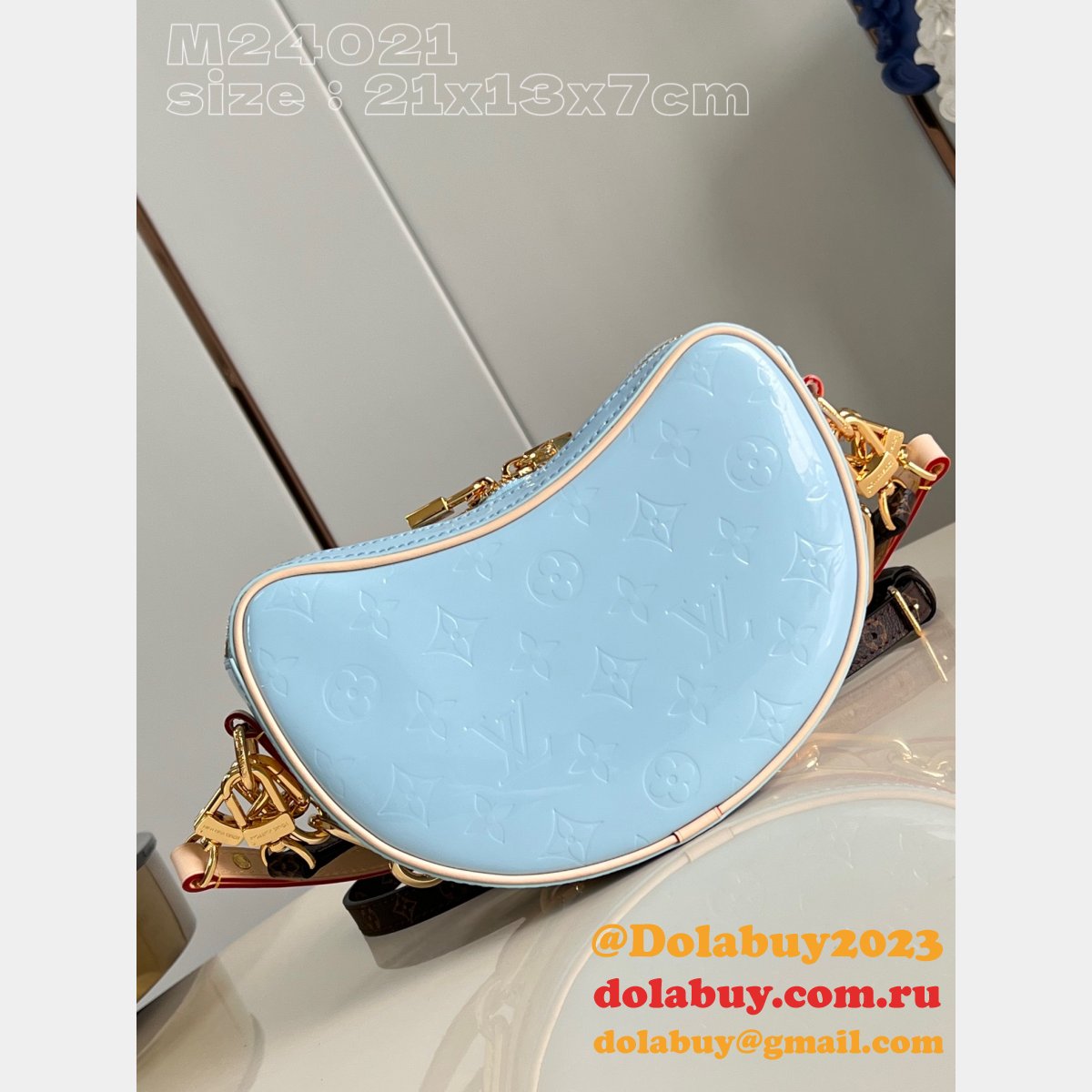 Croissant M24021/M24020 Monogram Vernis Luxury Louis Vuitton Replicas Bag