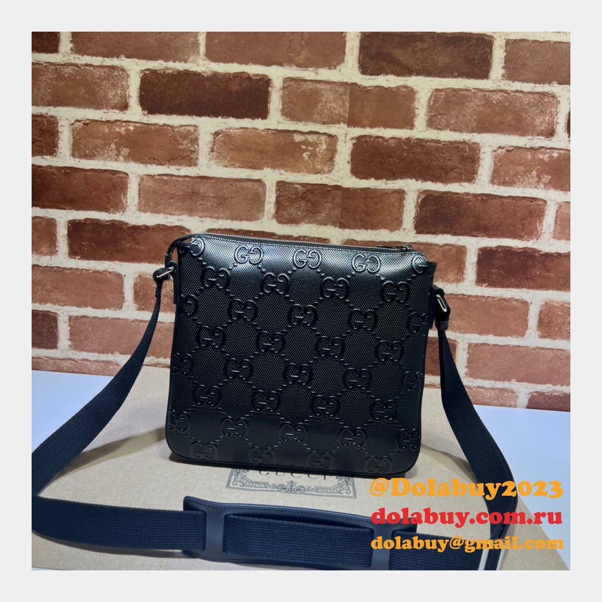 we offer high-quality fake black G*u*i signature messenger 406410 bag