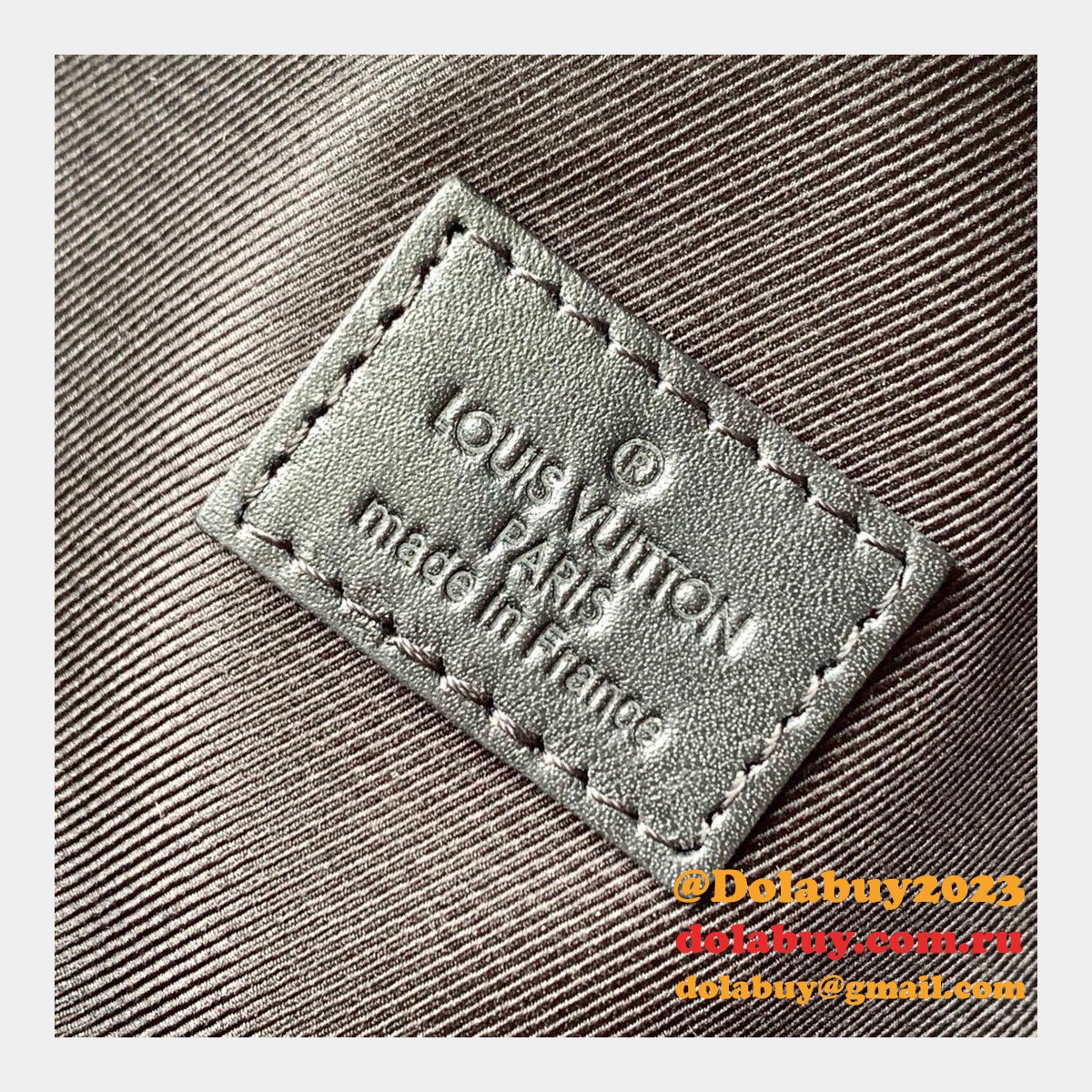 Discovery Bumbag G65 in Black Bags M44388 Replica Louis Vuitton